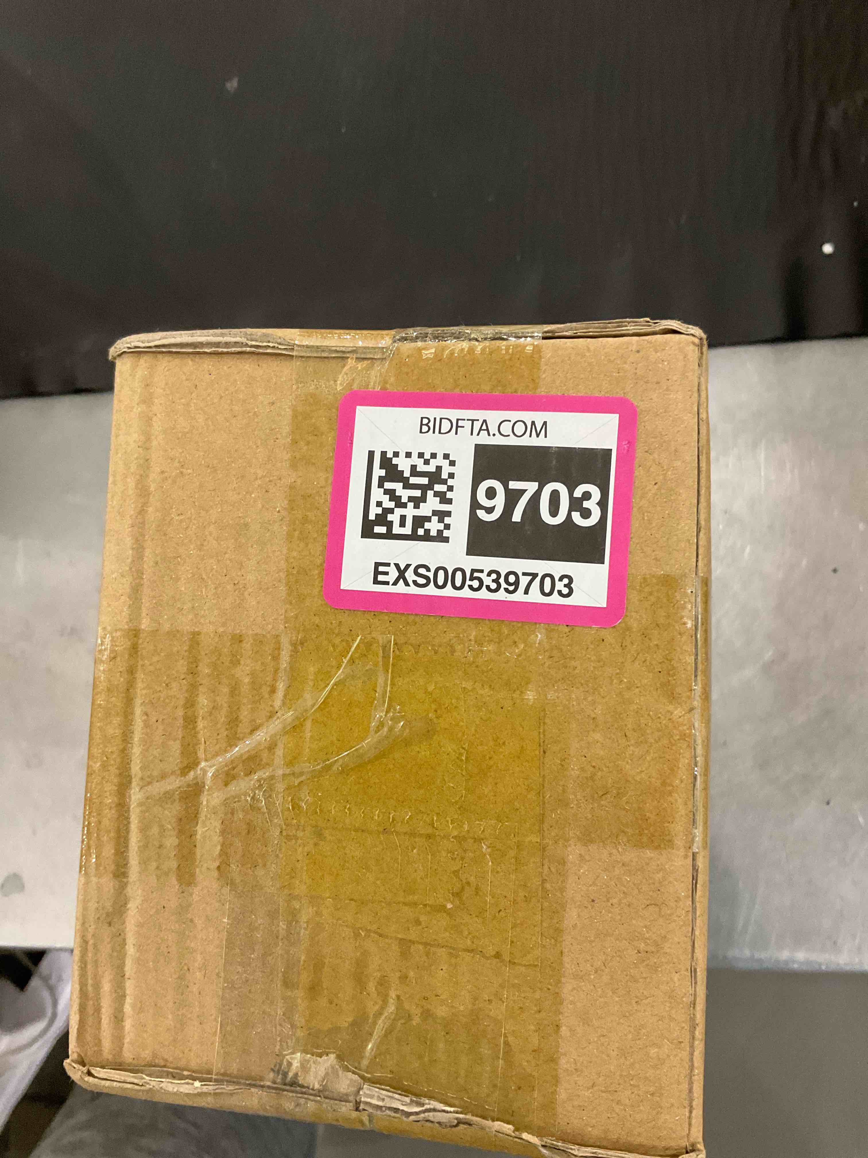 https://s3.amazonaws.com/lotting-images-prod/bidfta/EXS00539703_1702058027942.jpeg