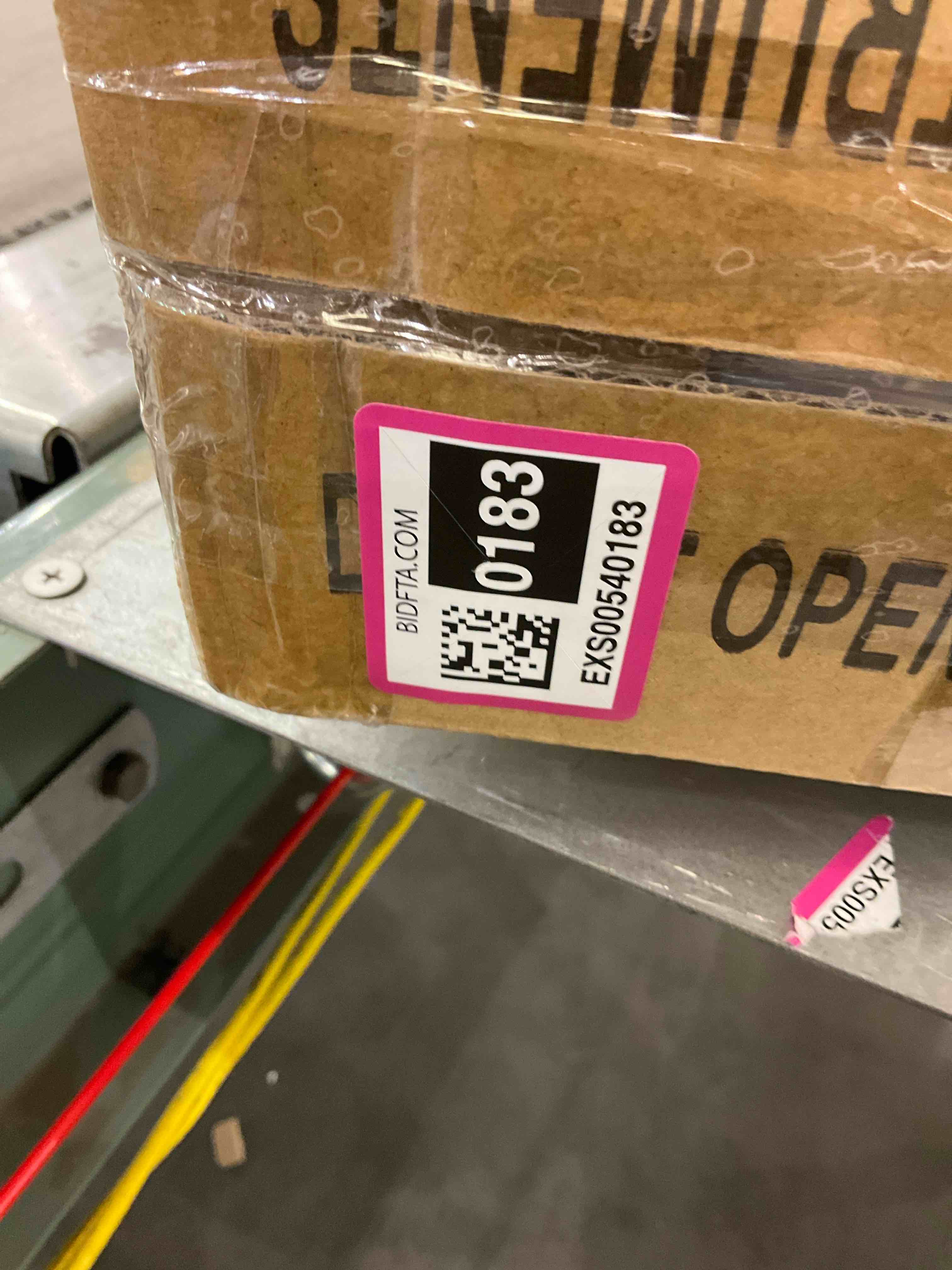 https://s3.amazonaws.com/lotting-images-prod/bidfta/EXS00540183_1696448986376.jpeg