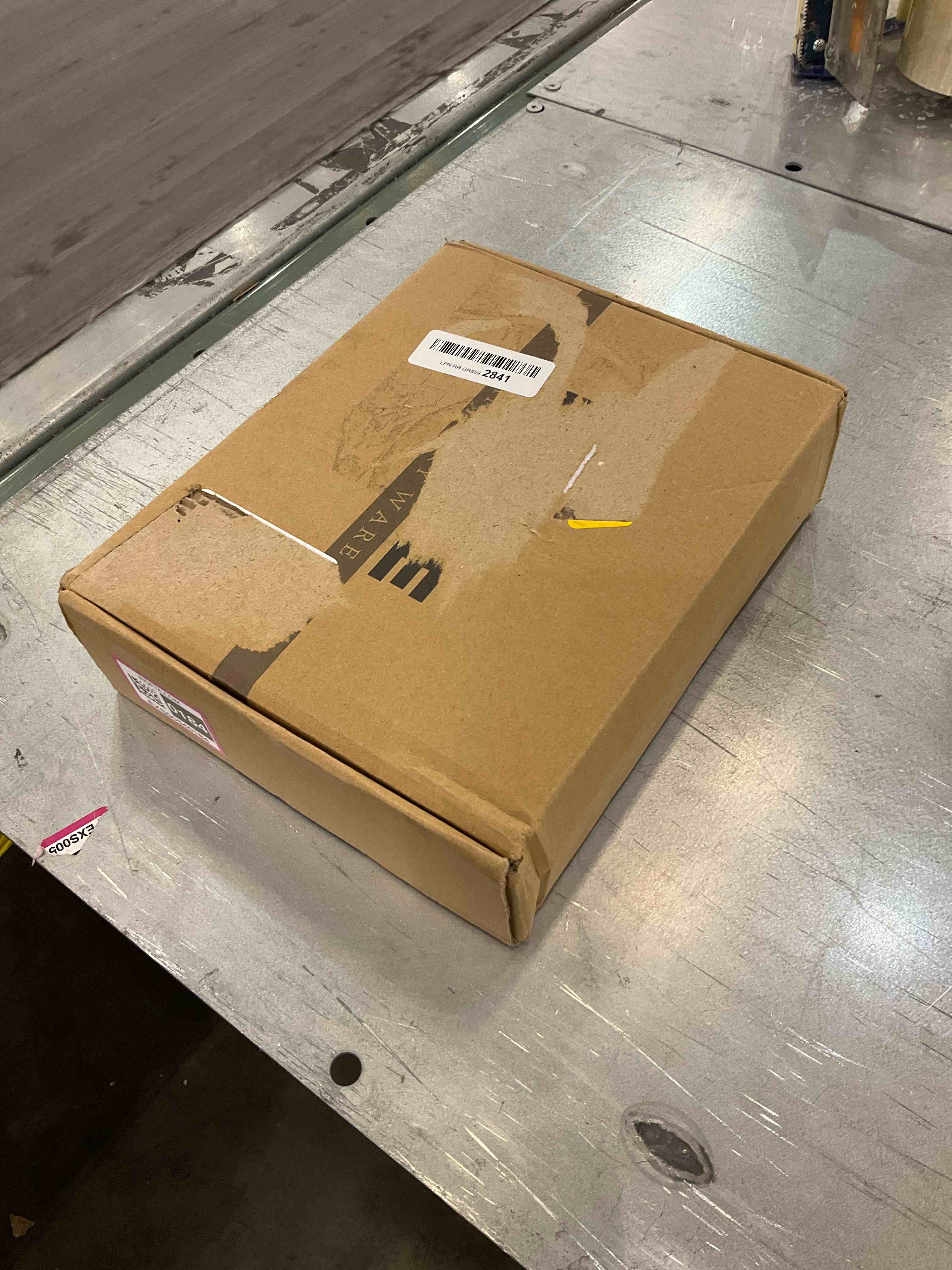 https://s3.amazonaws.com/lotting-images-prod/bidfta/EXS00540184_1696449302307.jpeg