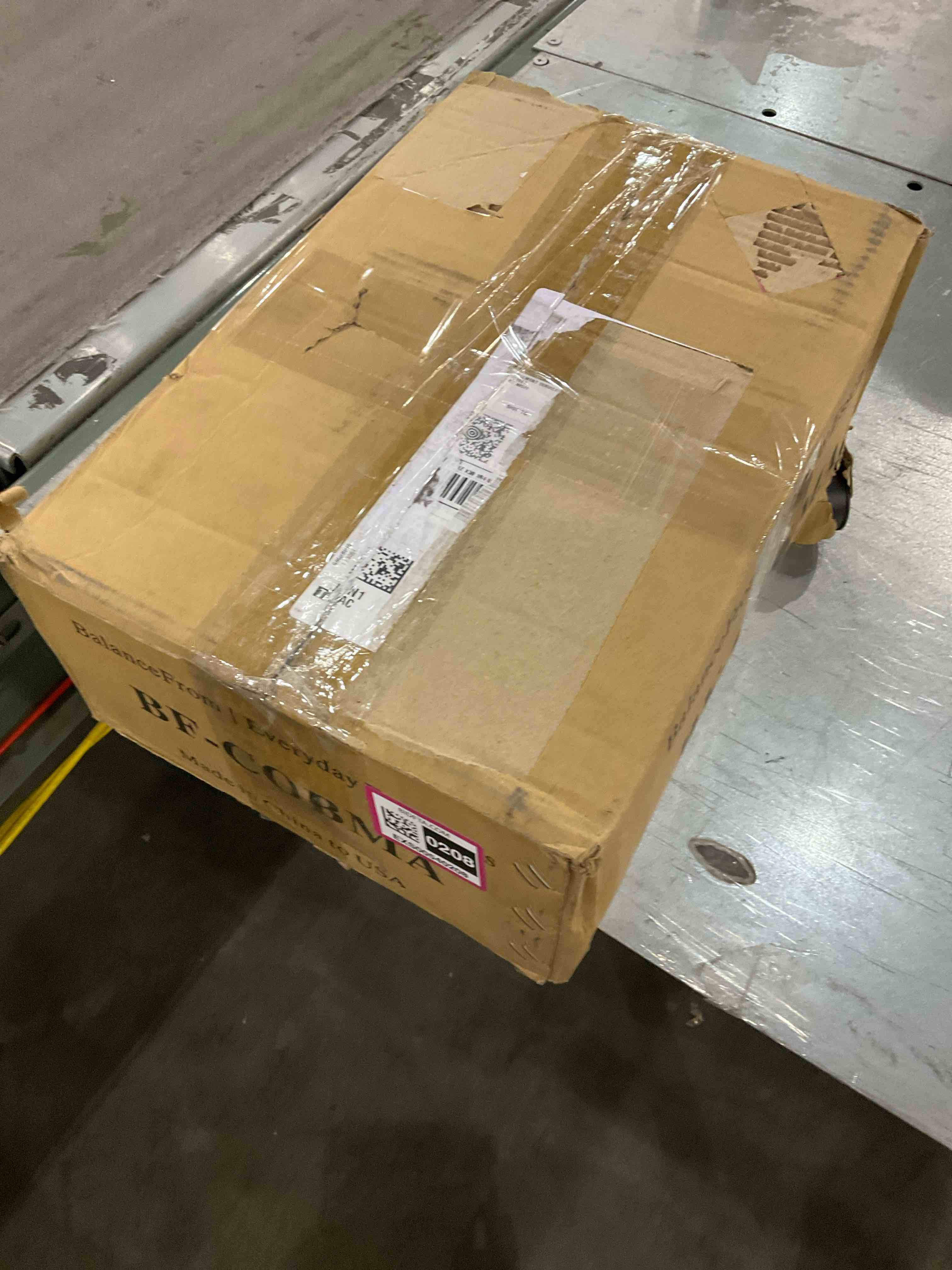 https://s3.amazonaws.com/lotting-images-prod/bidfta/EXS00540208_1696506487628.jpeg