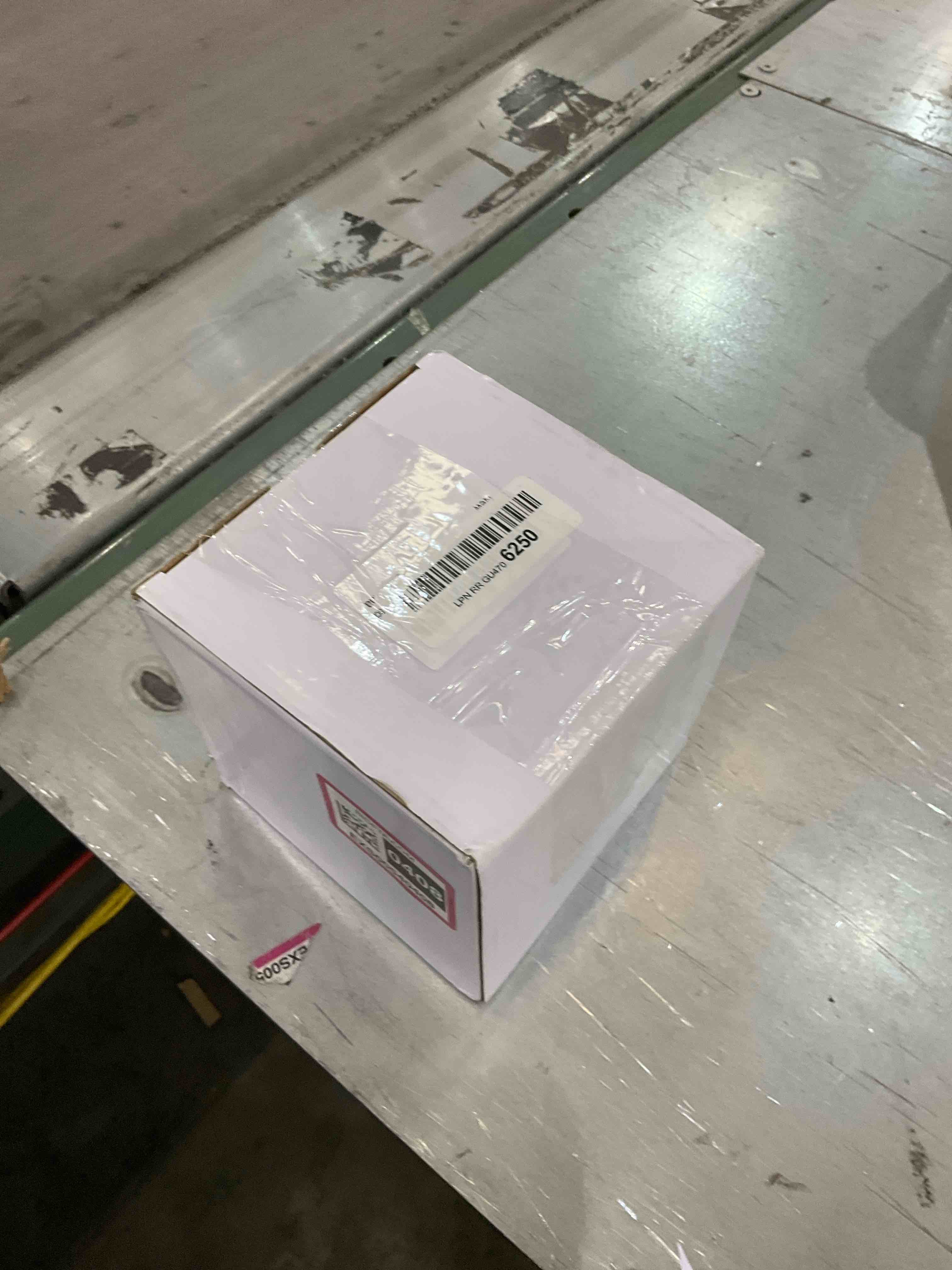 https://s3.amazonaws.com/lotting-images-prod/bidfta/EXS00540408_1696531373463.jpeg