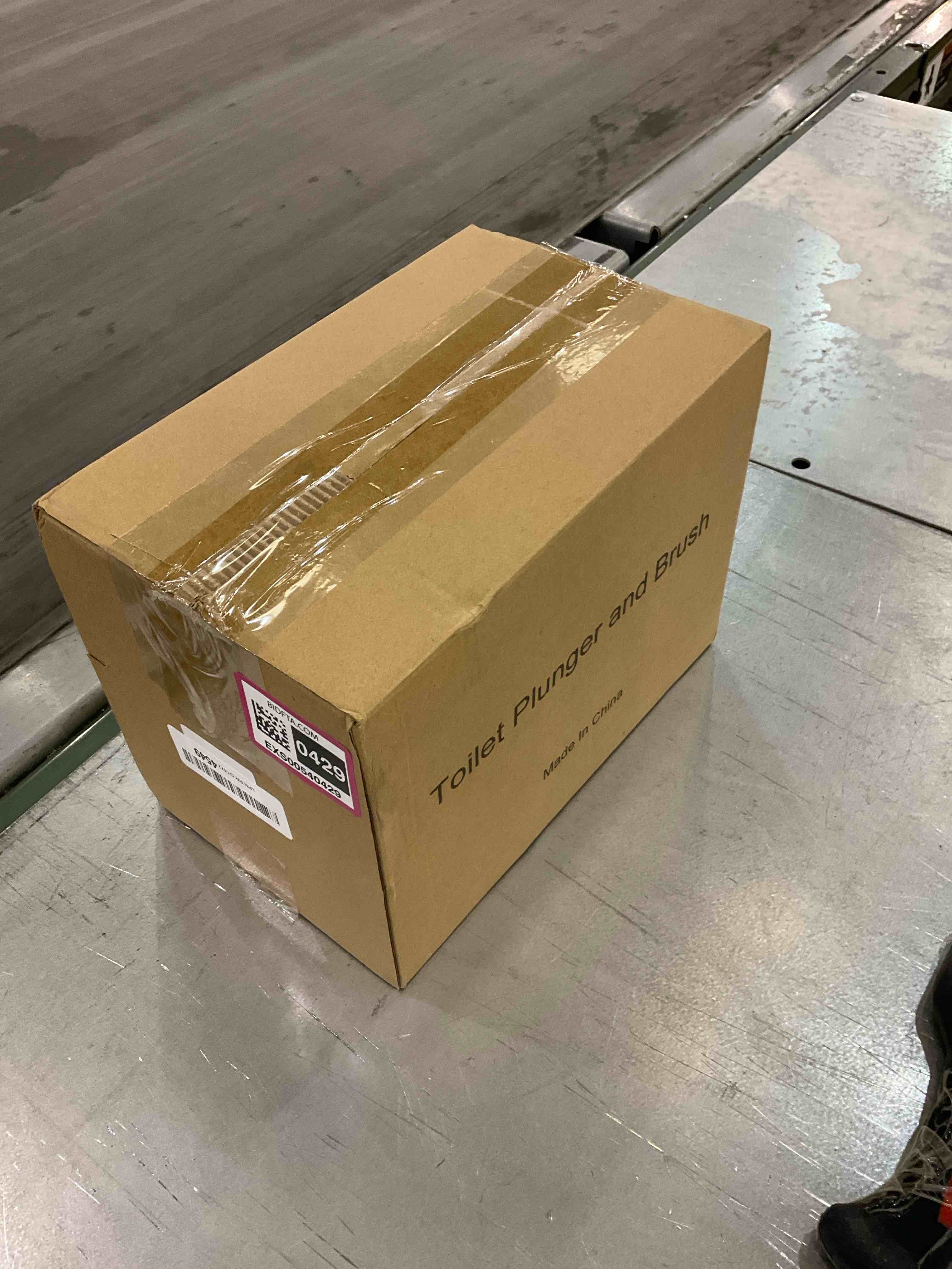 https://s3.amazonaws.com/lotting-images-prod/bidfta/EXS00540429_1696533264680.jpeg