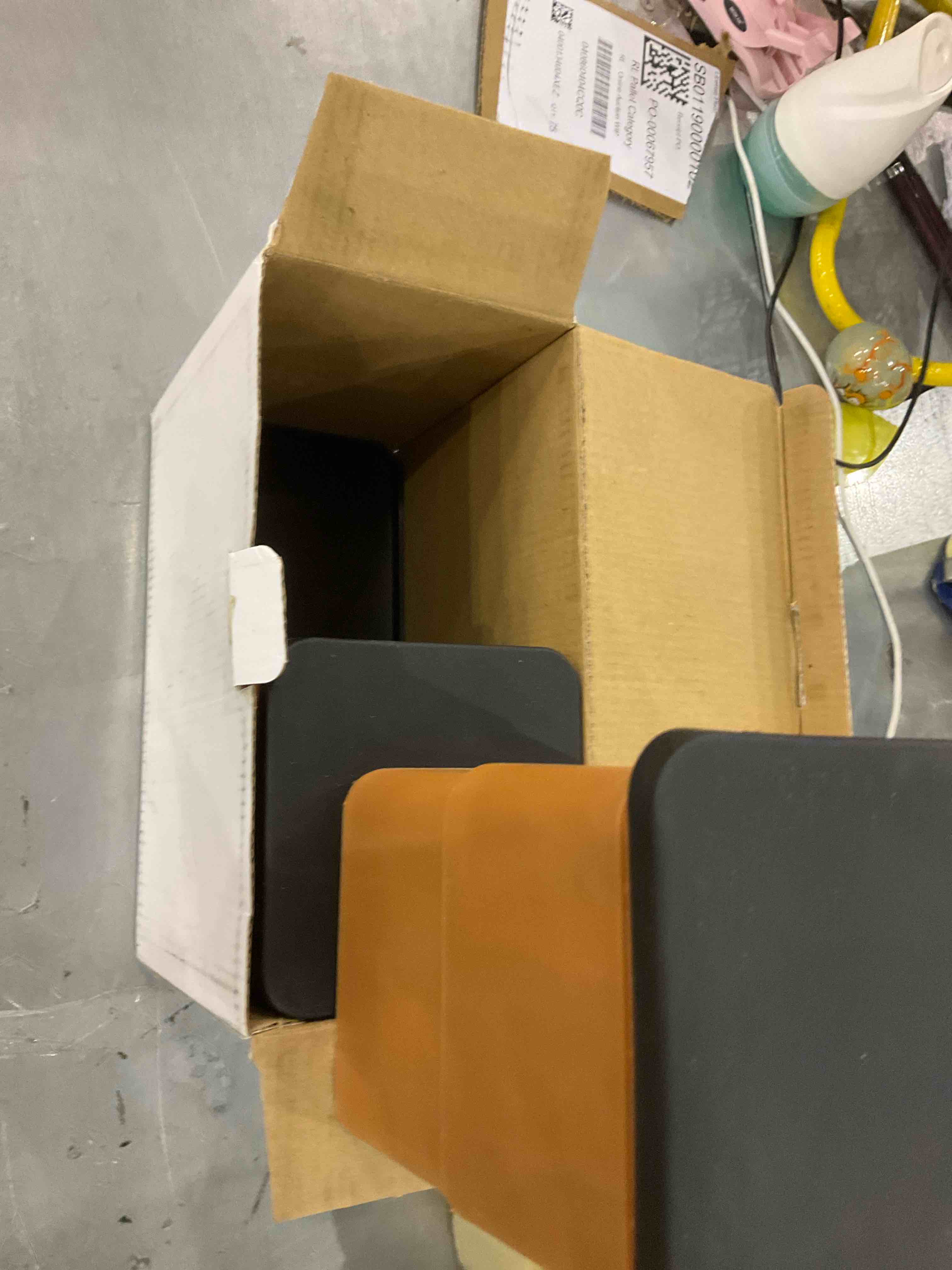 https://s3.amazonaws.com/lotting-images-prod/bidfta/EXS00540575_1695996255841.jpeg