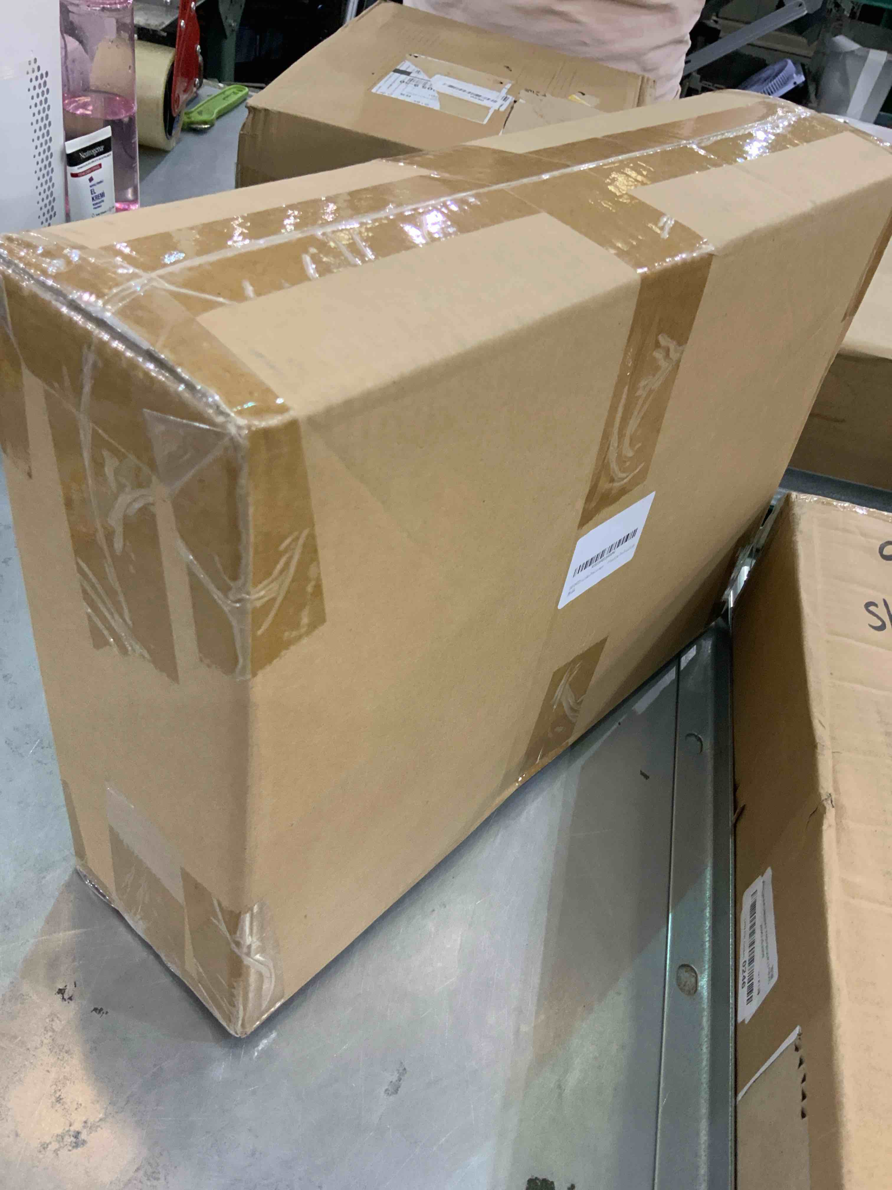 https://s3.amazonaws.com/lotting-images-prod/bidfta/EXS00541374_1695735949661.jpeg