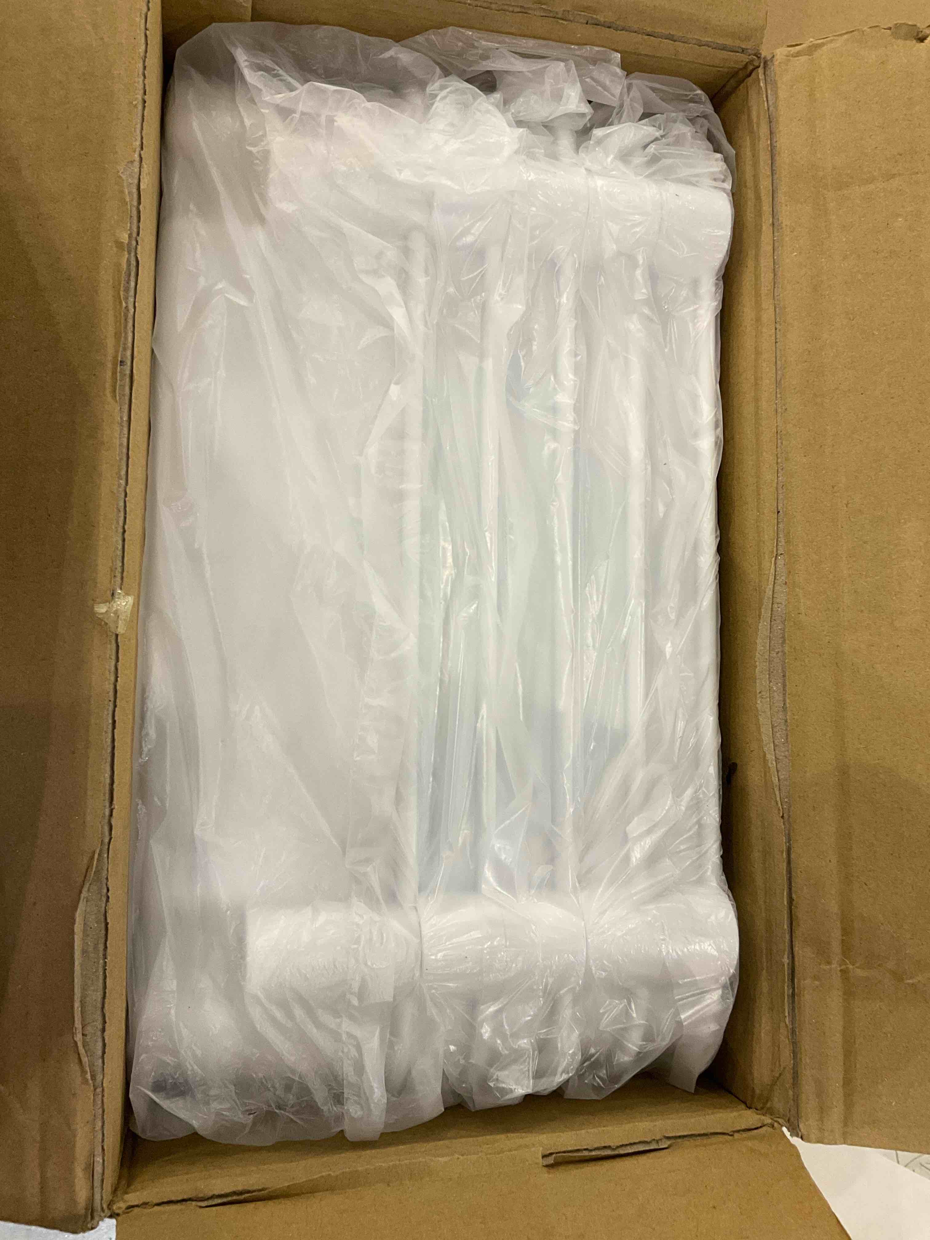 https://s3.amazonaws.com/lotting-images-prod/bidfta/EXS00542510_1695988365321.jpeg