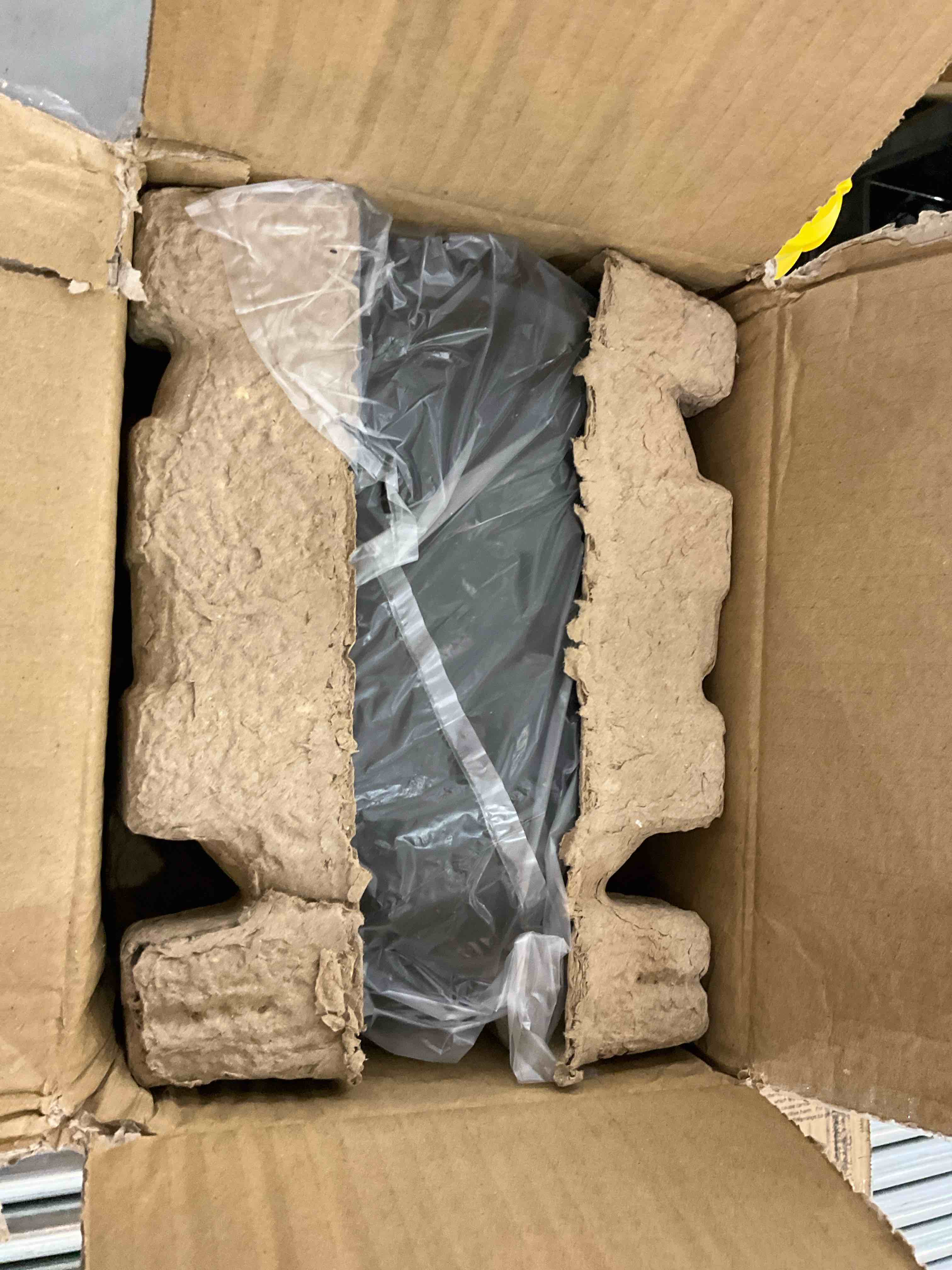 https://s3.amazonaws.com/lotting-images-prod/bidfta/EXS00542638_1696258447795.jpeg