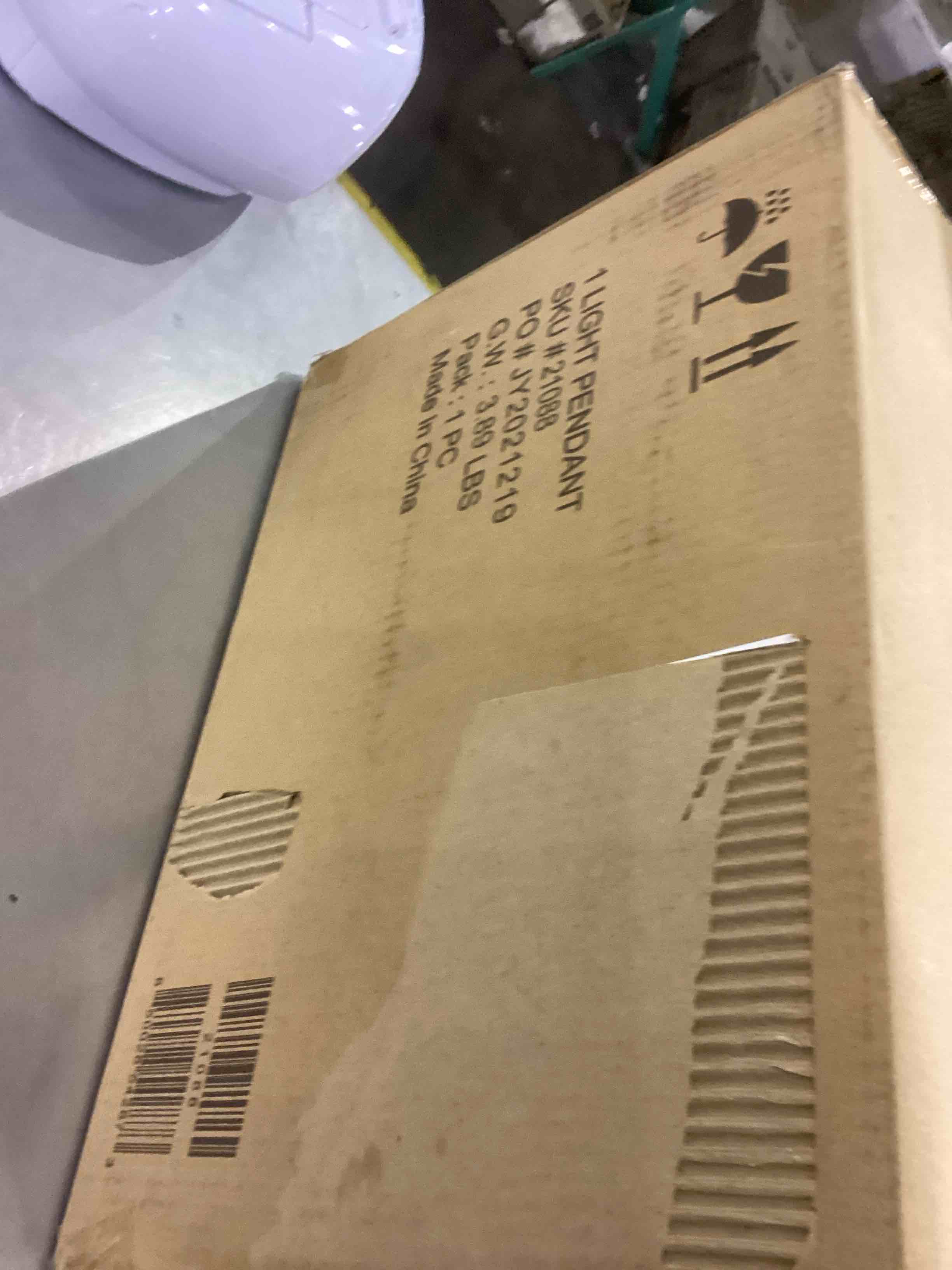 https://s3.amazonaws.com/lotting-images-prod/bidfta/EXS00543001_1695726377402.jpeg
