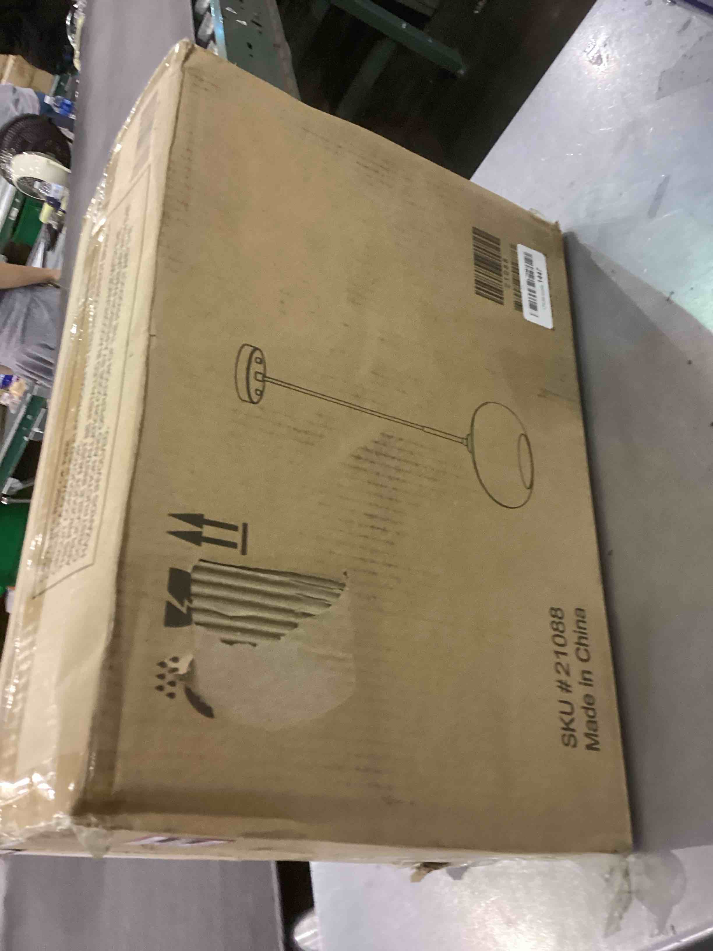 https://s3.amazonaws.com/lotting-images-prod/bidfta/EXS00543001_1695726379983.jpeg