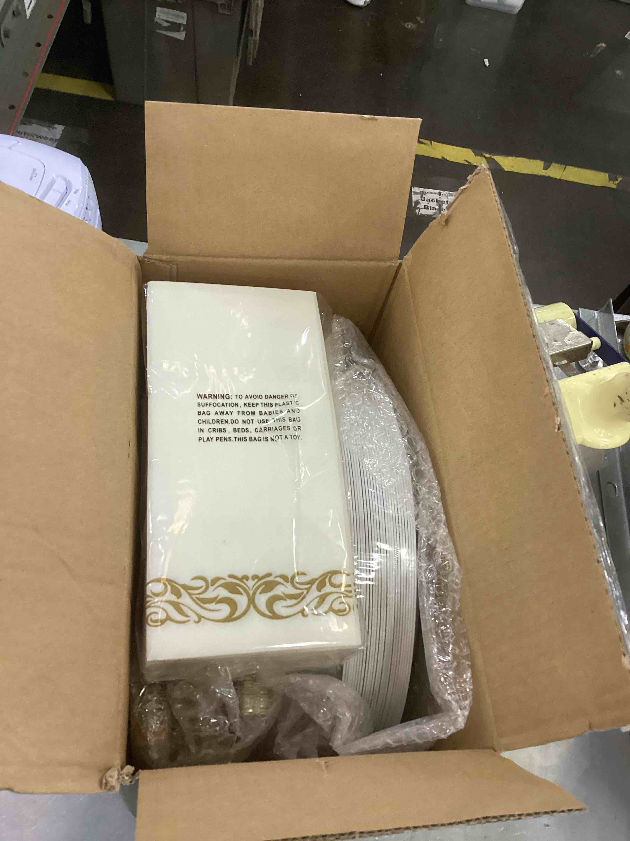 https://s3.amazonaws.com/lotting-images-prod/bidfta/EXS00543171_1695741756275.jpeg