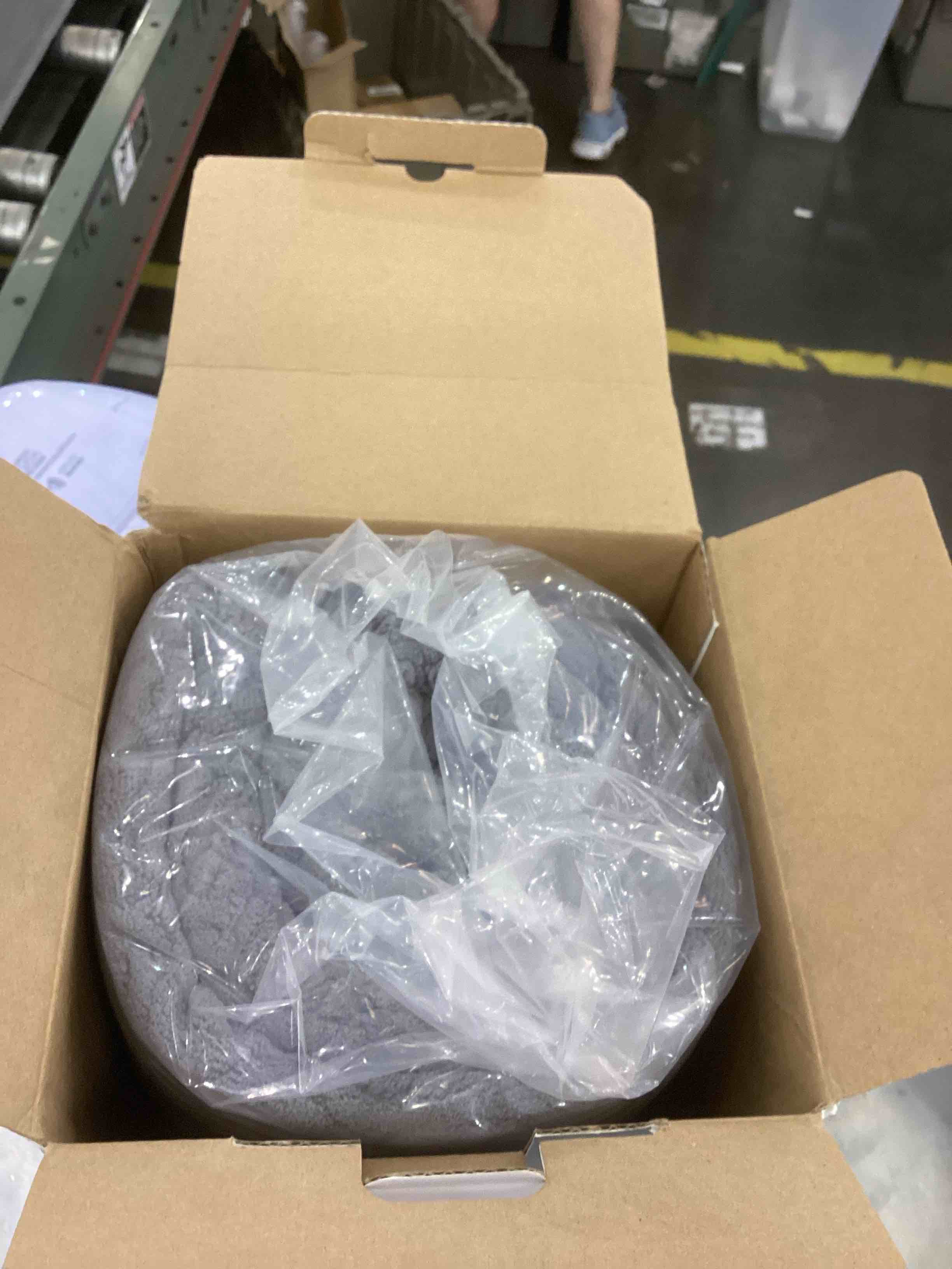https://s3.amazonaws.com/lotting-images-prod/bidfta/EXS00543176_1695742199438.jpeg