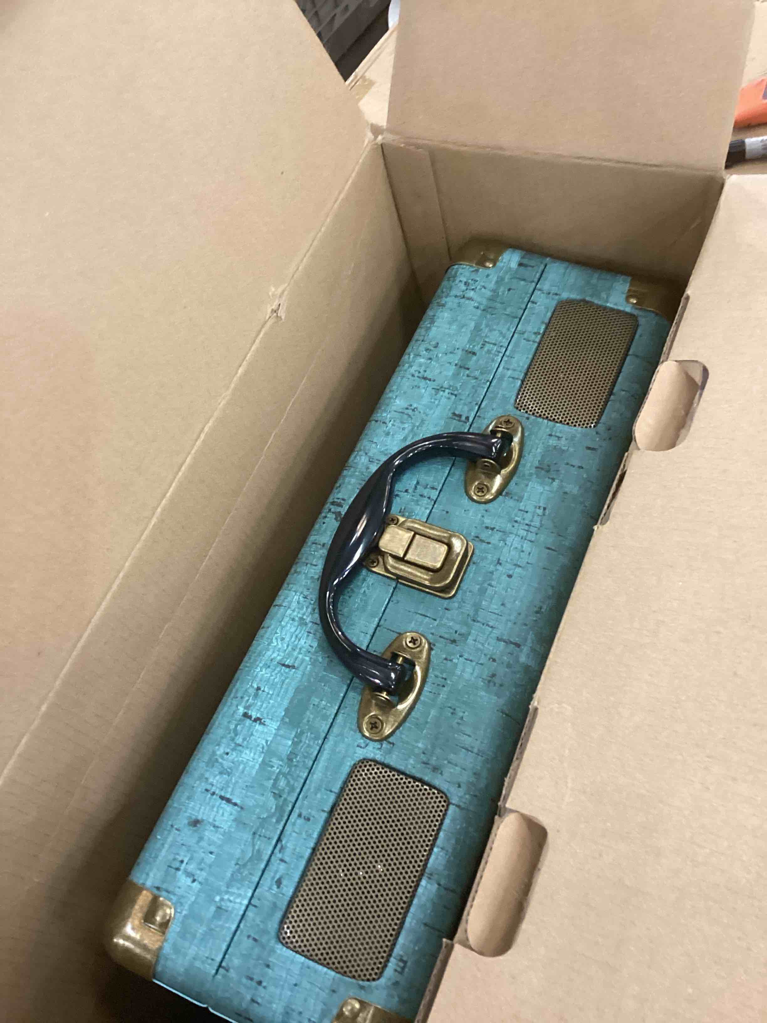 https://s3.amazonaws.com/lotting-images-prod/bidfta/EXS00543199_1695745881246.jpeg