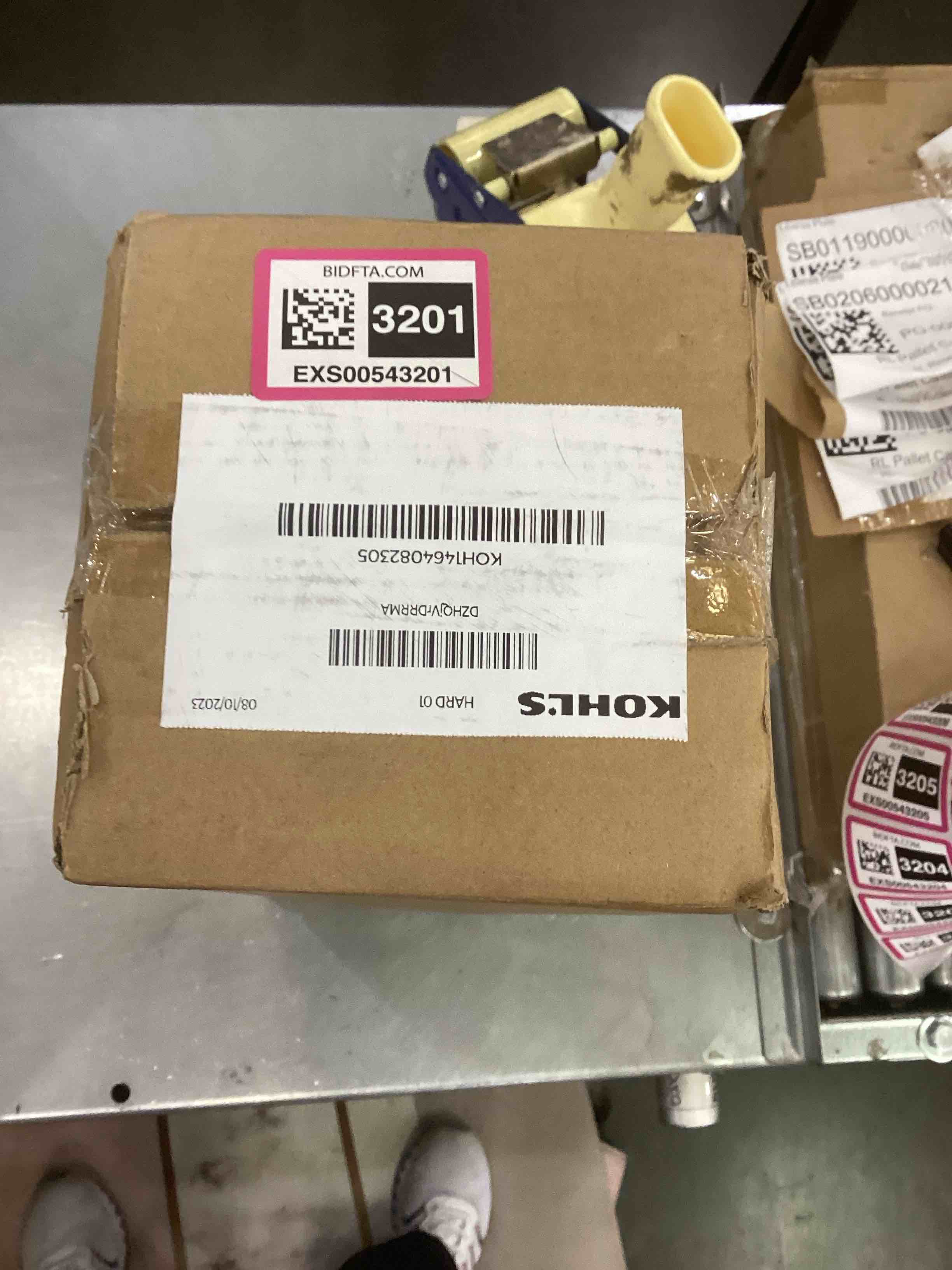 https://s3.amazonaws.com/lotting-images-prod/bidfta/EXS00543201_1695746051111.jpeg