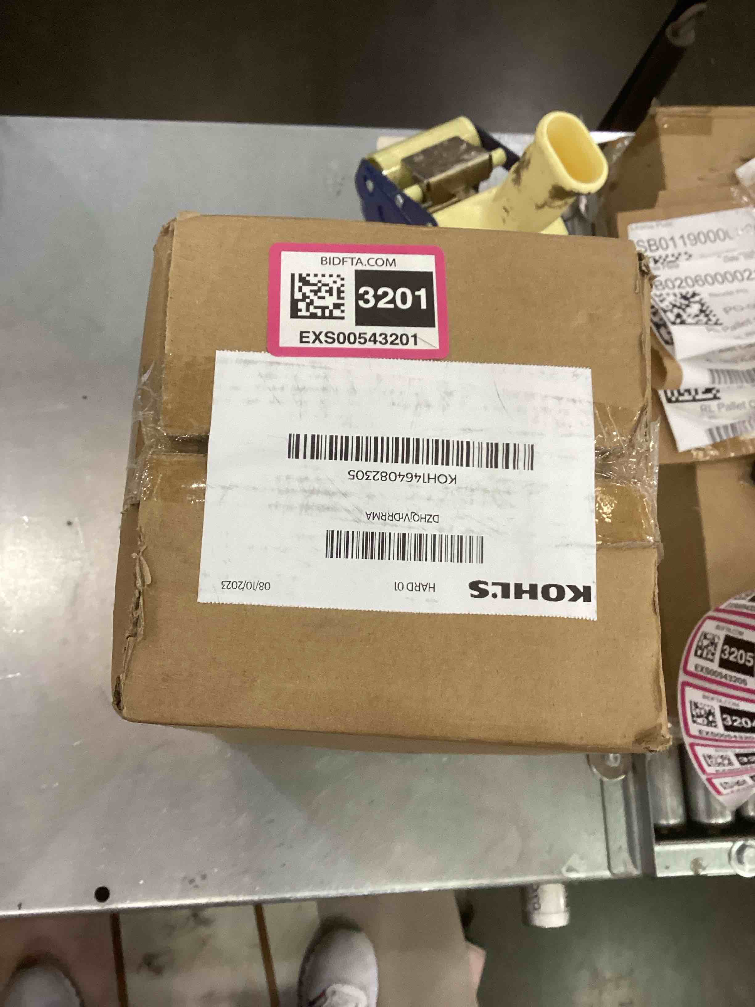 https://s3.amazonaws.com/lotting-images-prod/bidfta/EXS00543201_1695746052003.jpeg