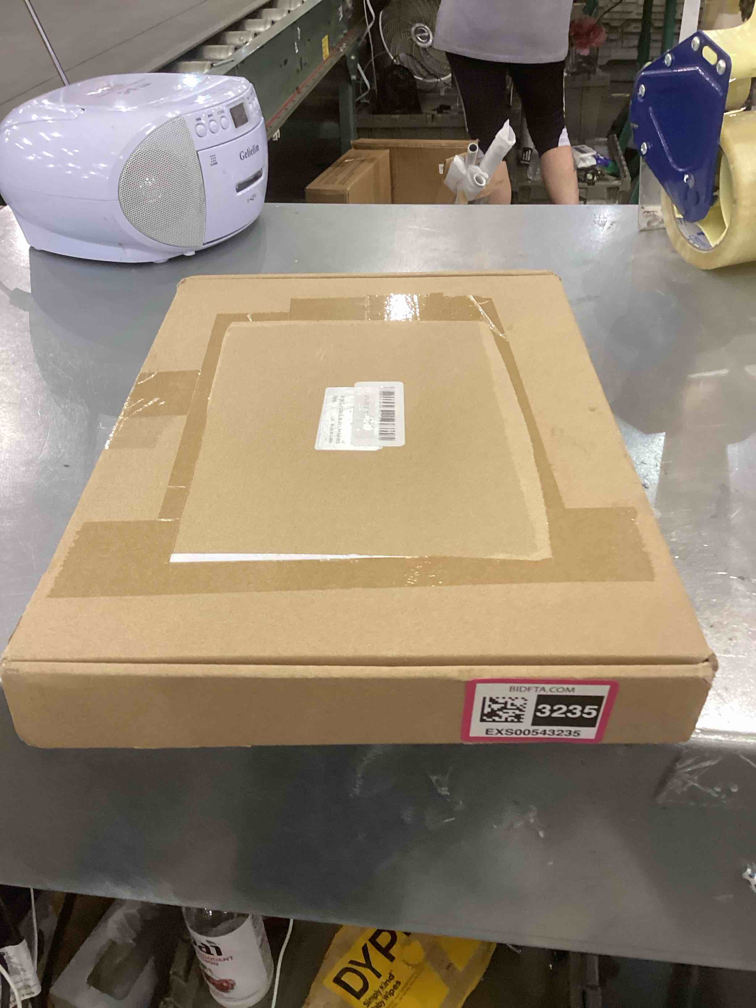 https://s3.amazonaws.com/lotting-images-prod/bidfta/EXS00543235_1695748866406.jpeg