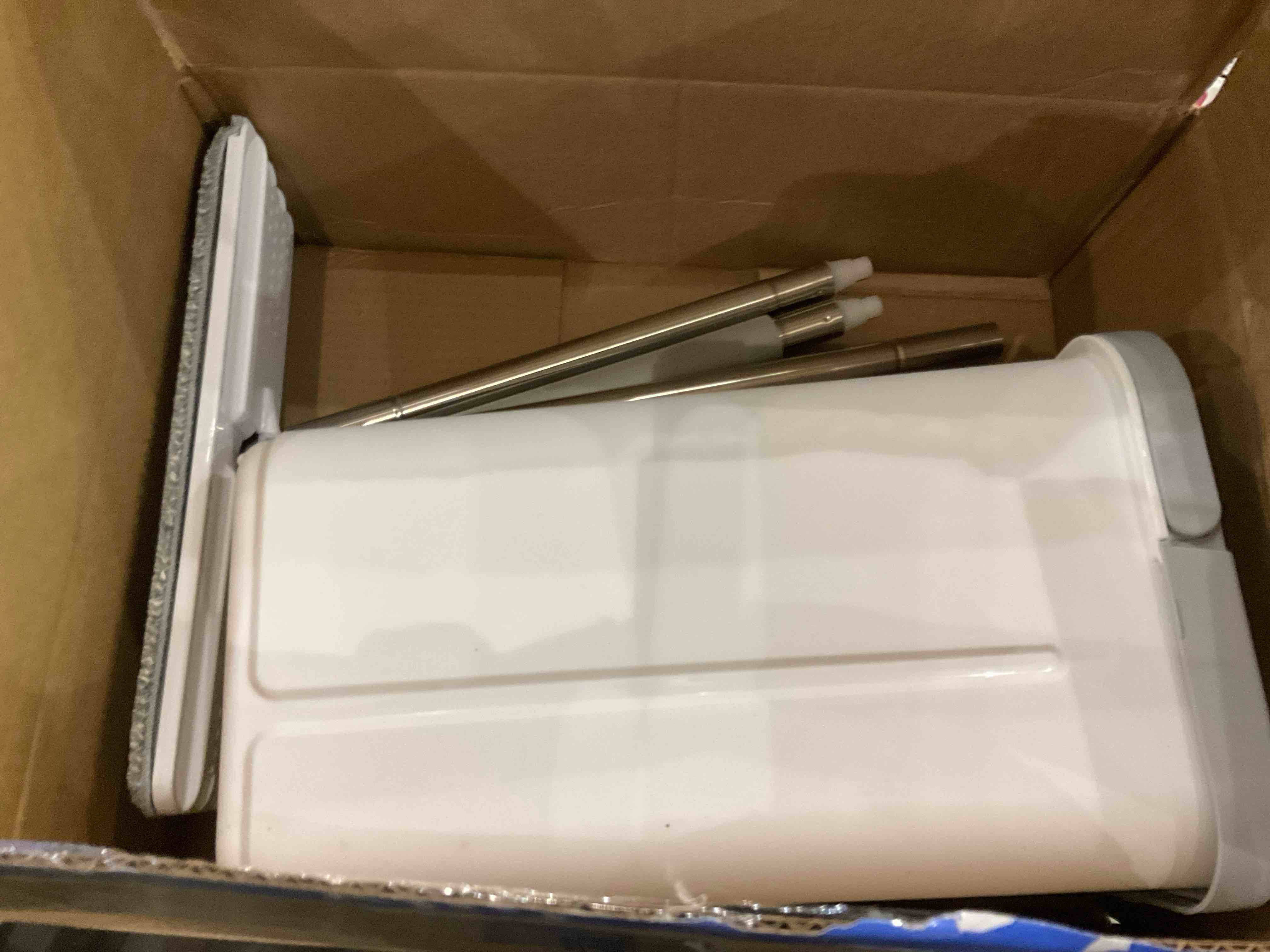 https://s3.amazonaws.com/lotting-images-prod/bidfta/EXS00543905_1696859274423.jpeg