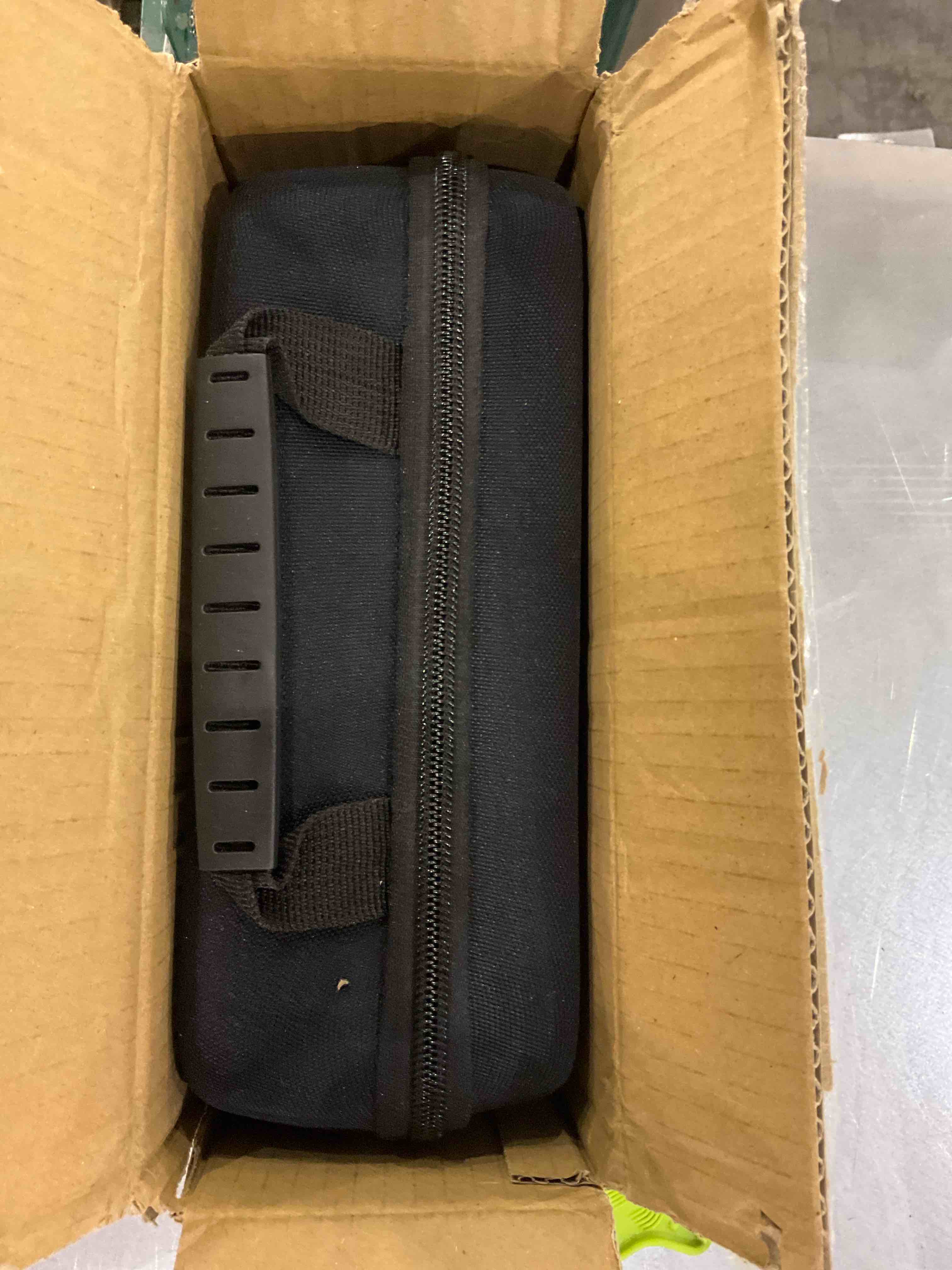 https://s3.amazonaws.com/lotting-images-prod/bidfta/EXS00544305_1695901603491.jpeg