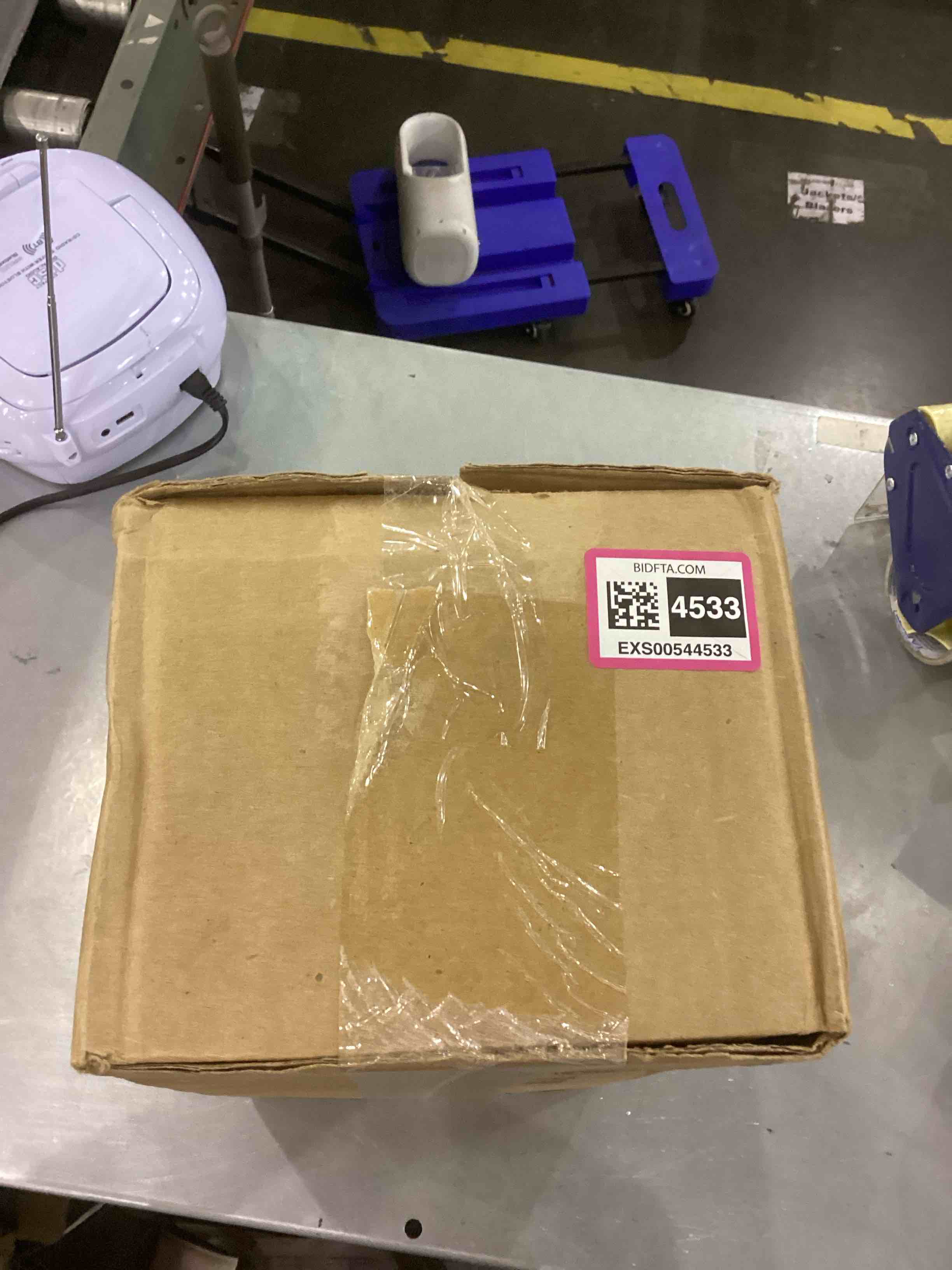 https://s3.amazonaws.com/lotting-images-prod/bidfta/EXS00544533_1695645714866.jpeg