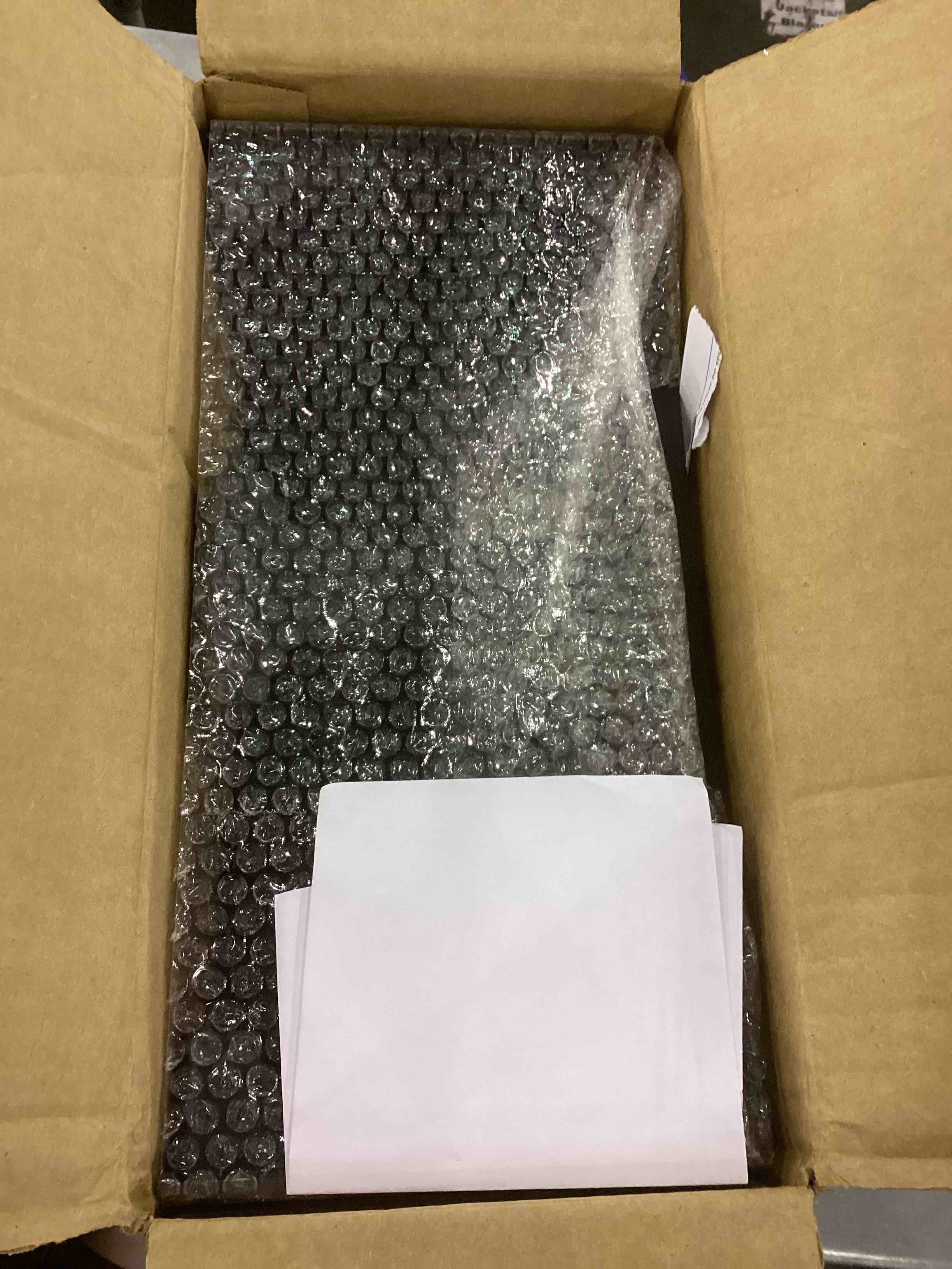 https://s3.amazonaws.com/lotting-images-prod/bidfta/EXS00544533_1695645736405.jpeg