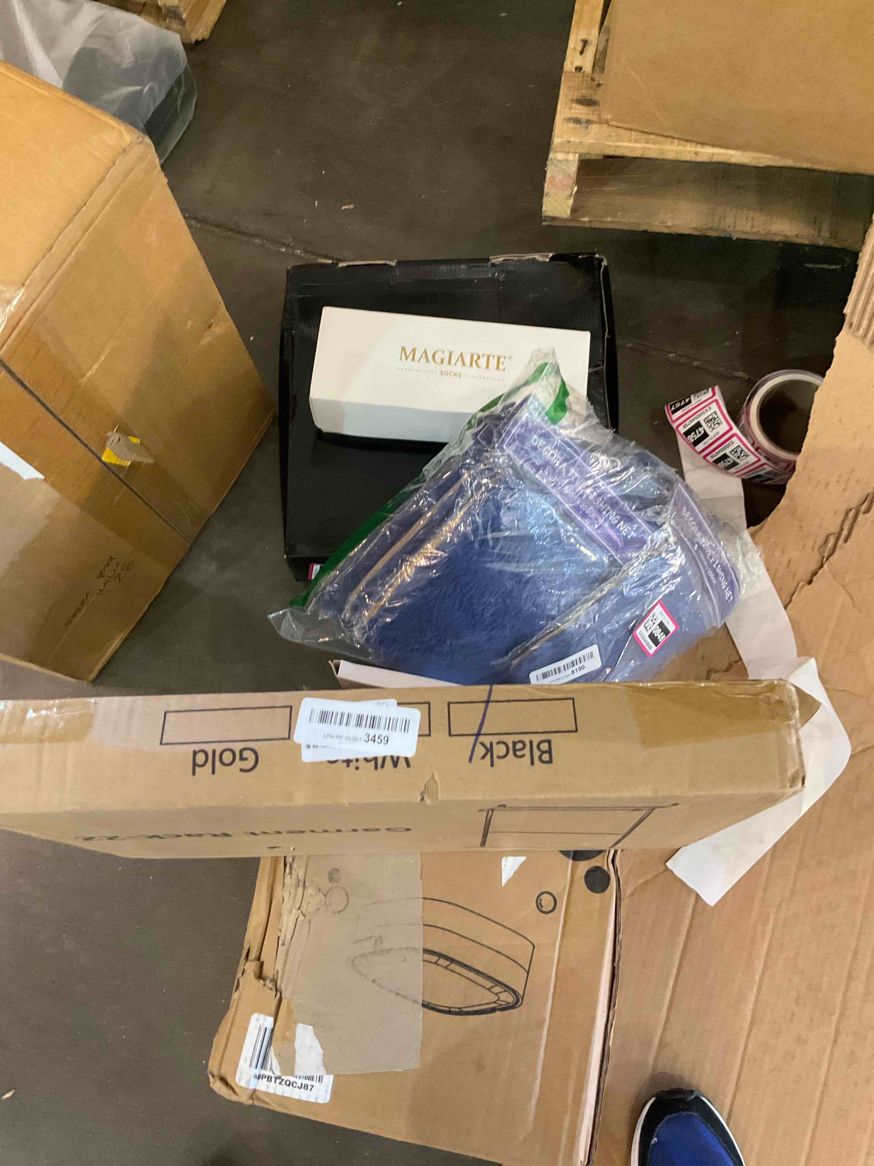 https://s3.amazonaws.com/lotting-images-prod/bidfta/EXS00544751_1695760708455.jpeg