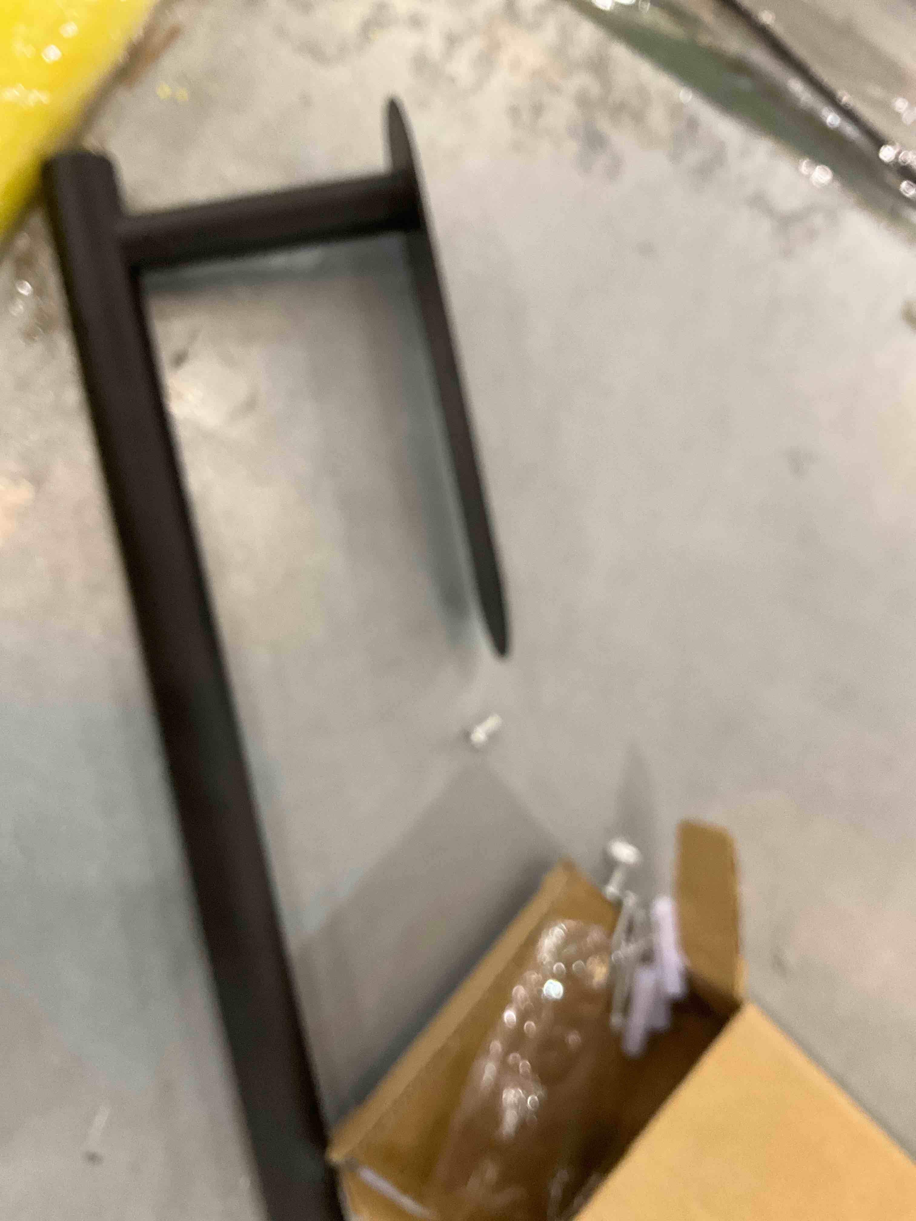 https://s3.amazonaws.com/lotting-images-prod/bidfta/EXS00545052_1696432676591.jpeg