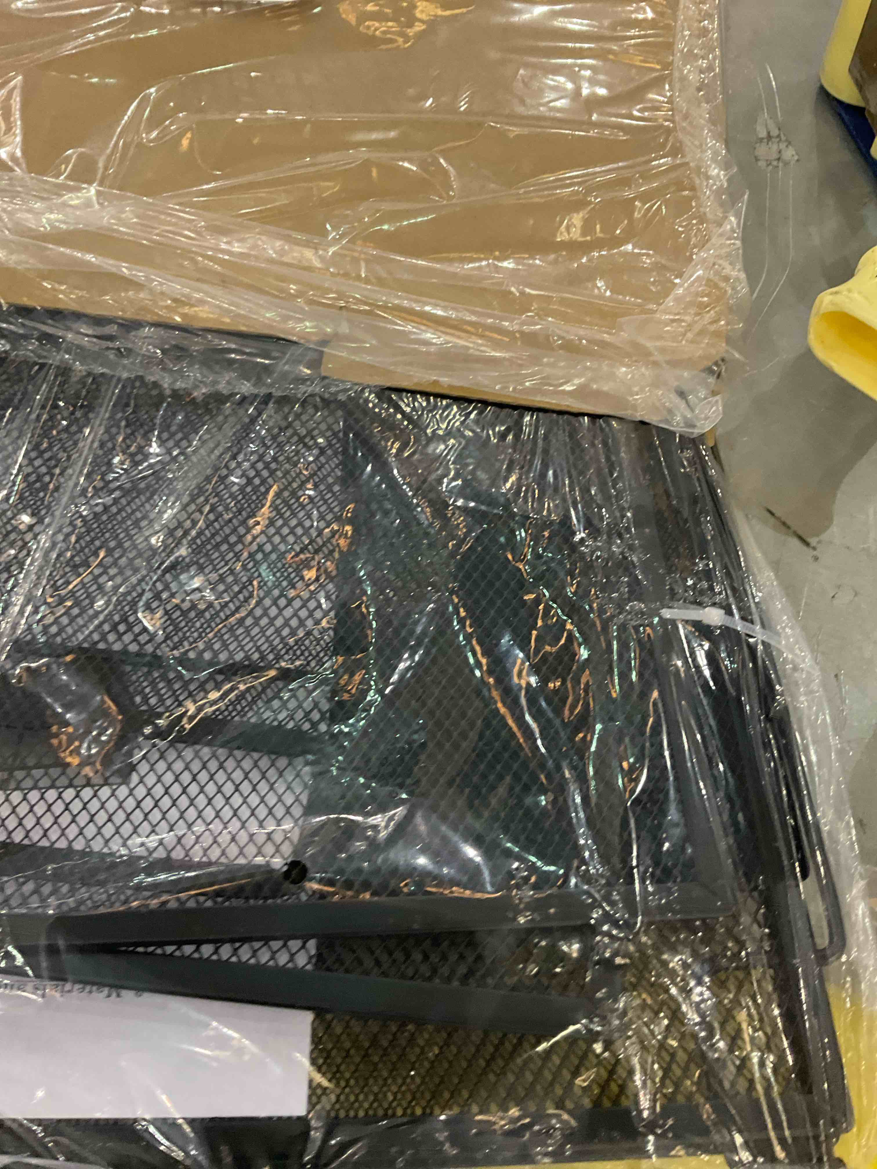 https://s3.amazonaws.com/lotting-images-prod/bidfta/EXS00545110_1696440516087.jpeg