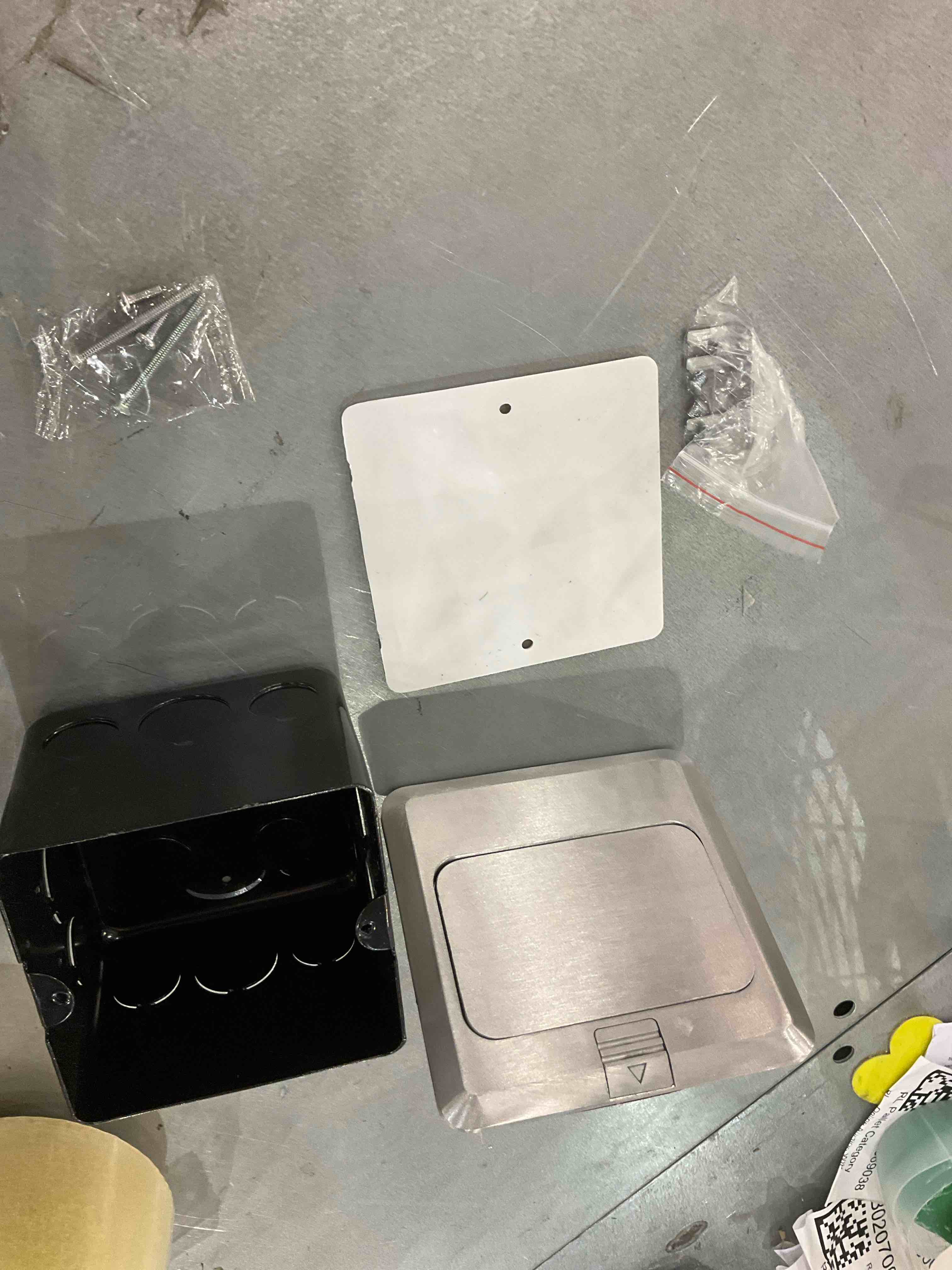 https://s3.amazonaws.com/lotting-images-prod/bidfta/EXS00545334_1696527512096.jpeg