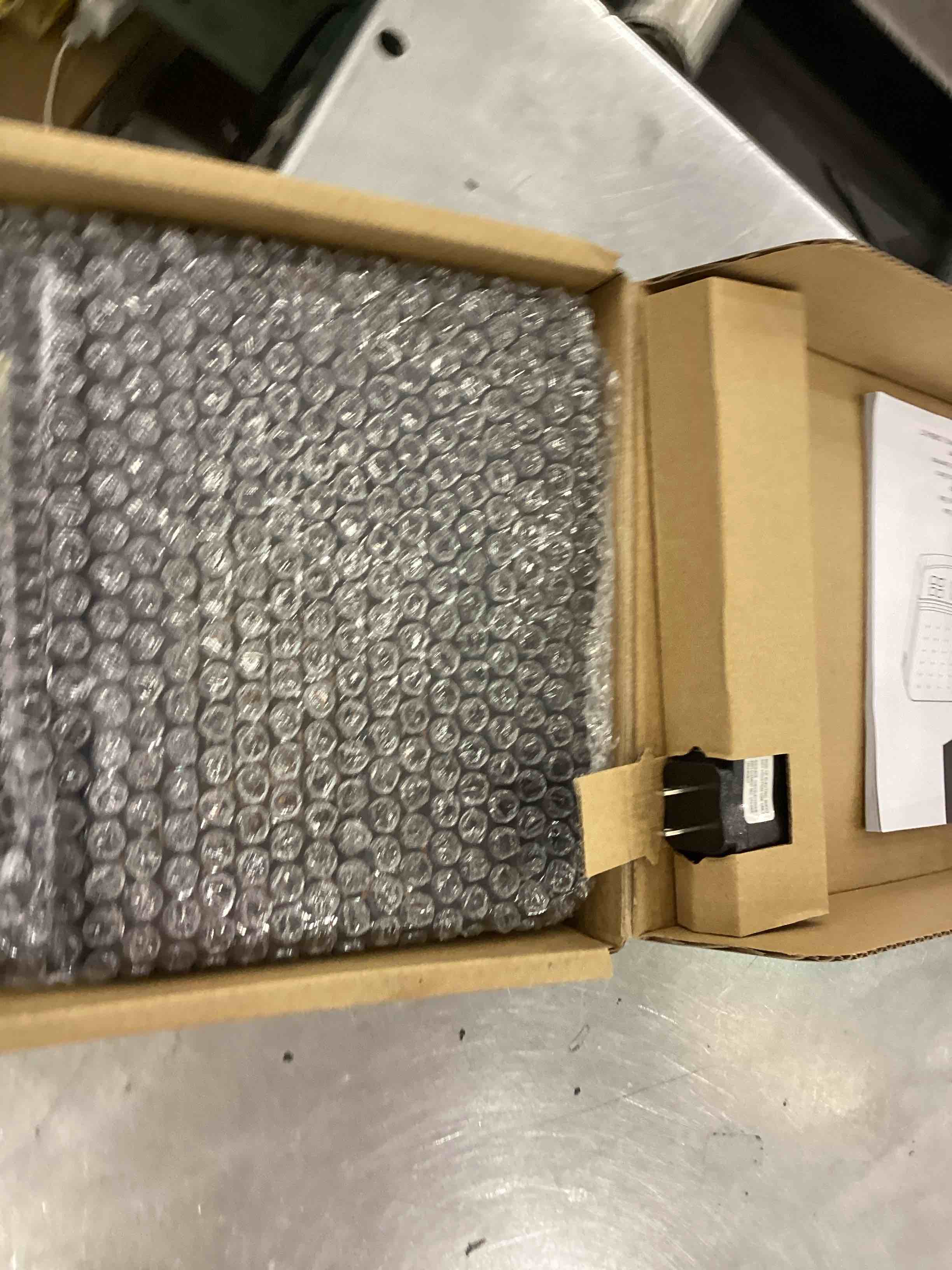 https://s3.amazonaws.com/lotting-images-prod/bidfta/EXS00545589_1697829646717.jpeg