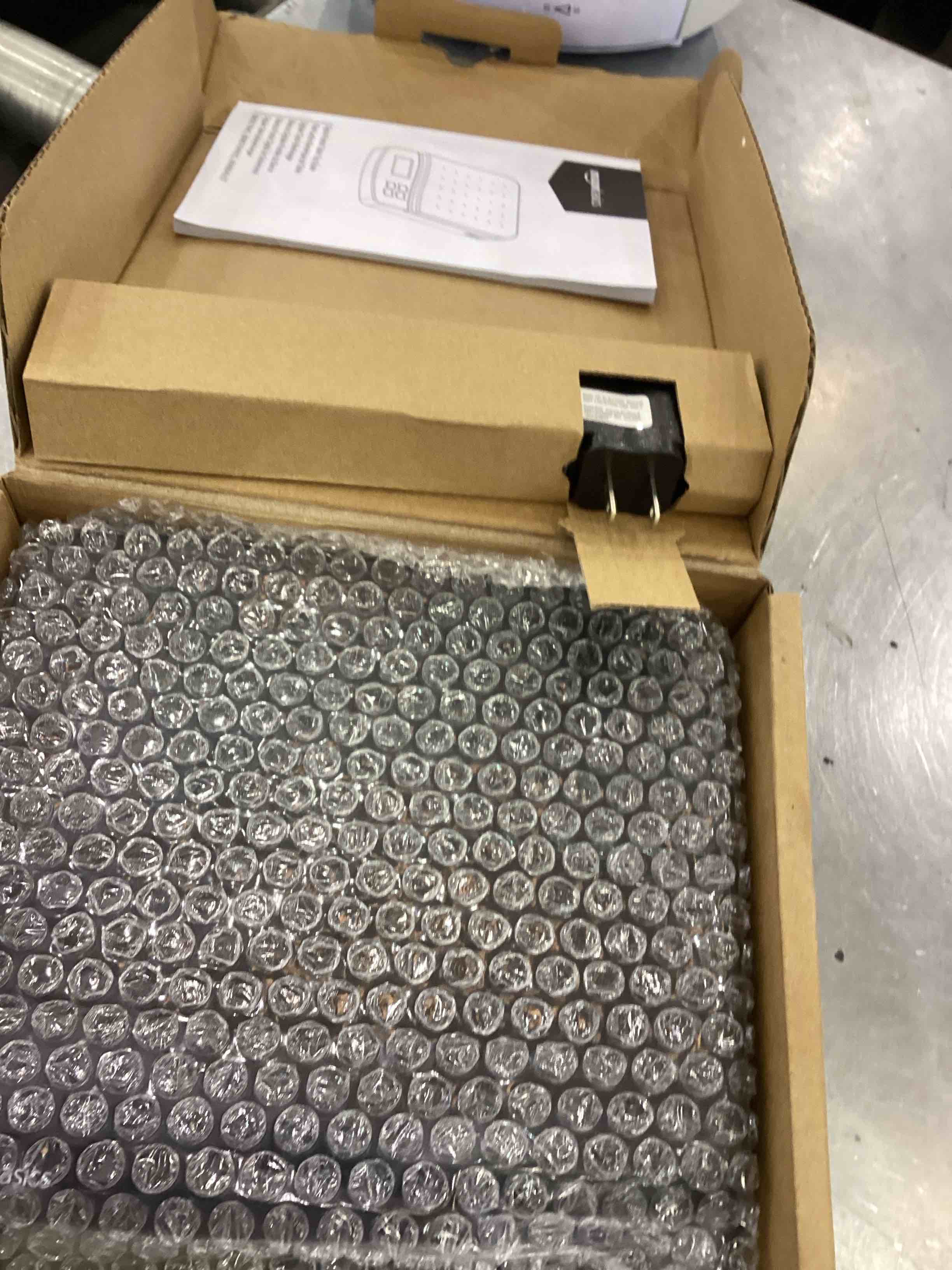 https://s3.amazonaws.com/lotting-images-prod/bidfta/EXS00545589_1697829648434.jpeg