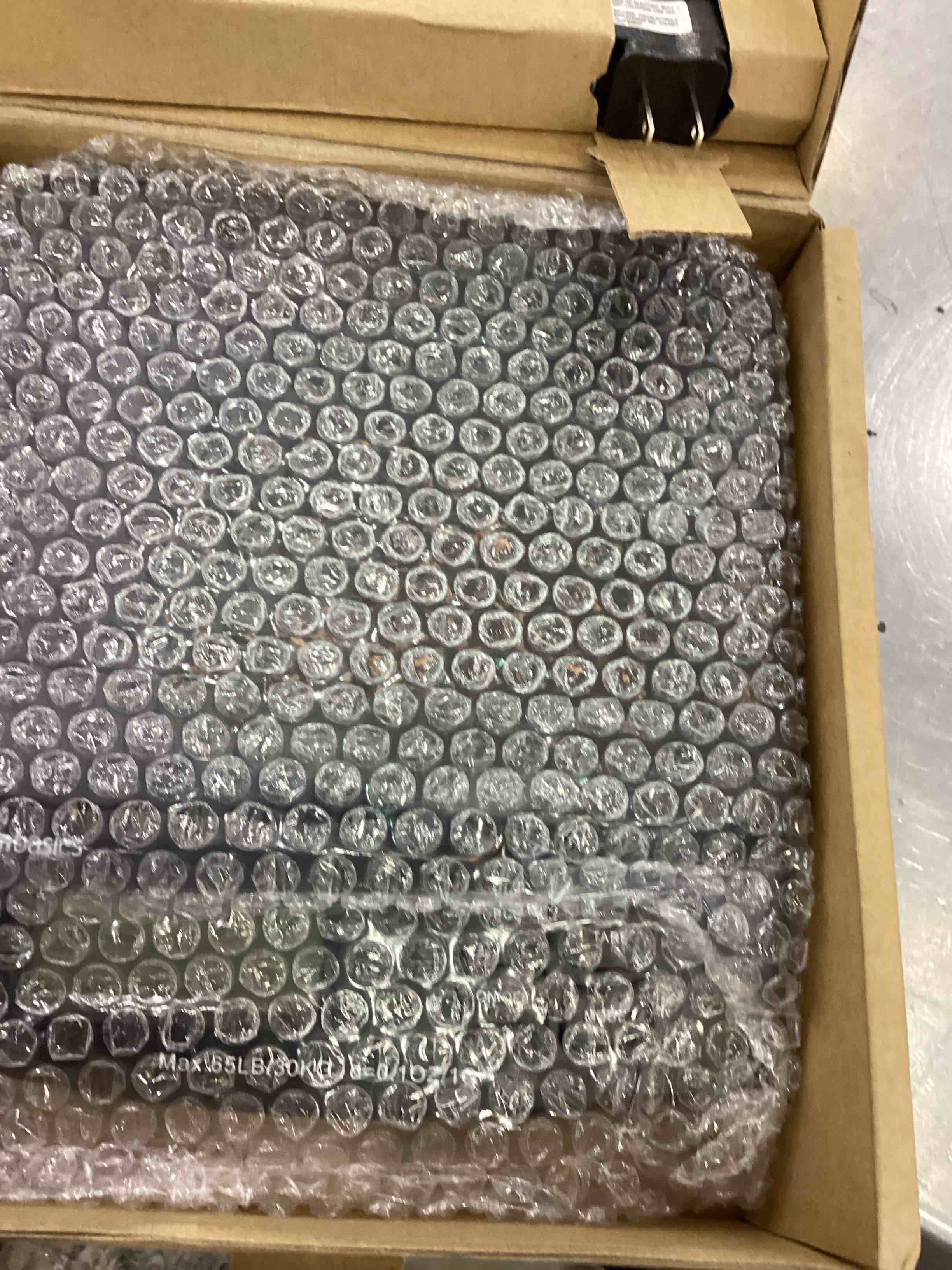 https://s3.amazonaws.com/lotting-images-prod/bidfta/EXS00545589_1697829650272.jpeg