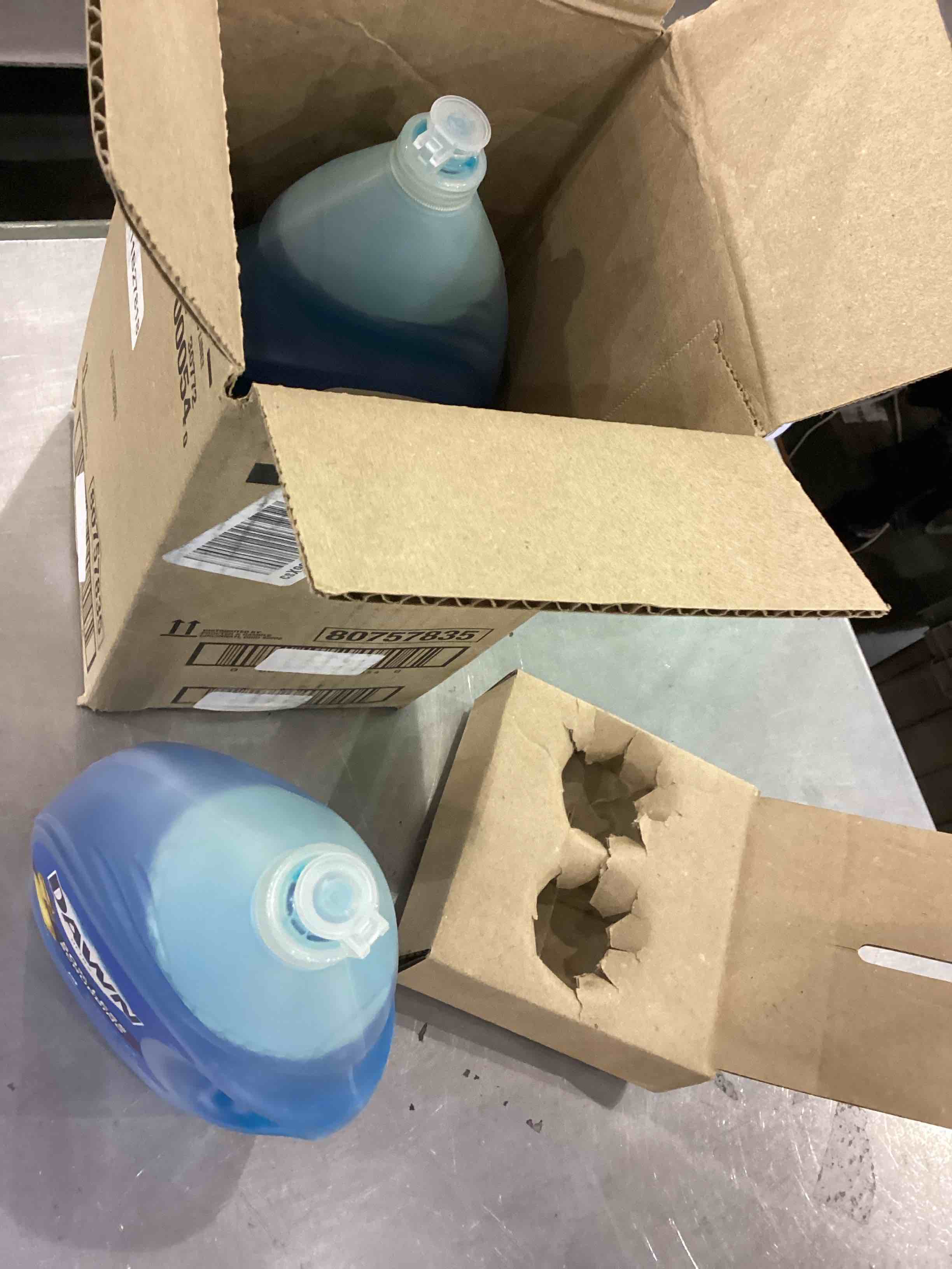 https://s3.amazonaws.com/lotting-images-prod/bidfta/EXS00545598_1698060504579.jpeg