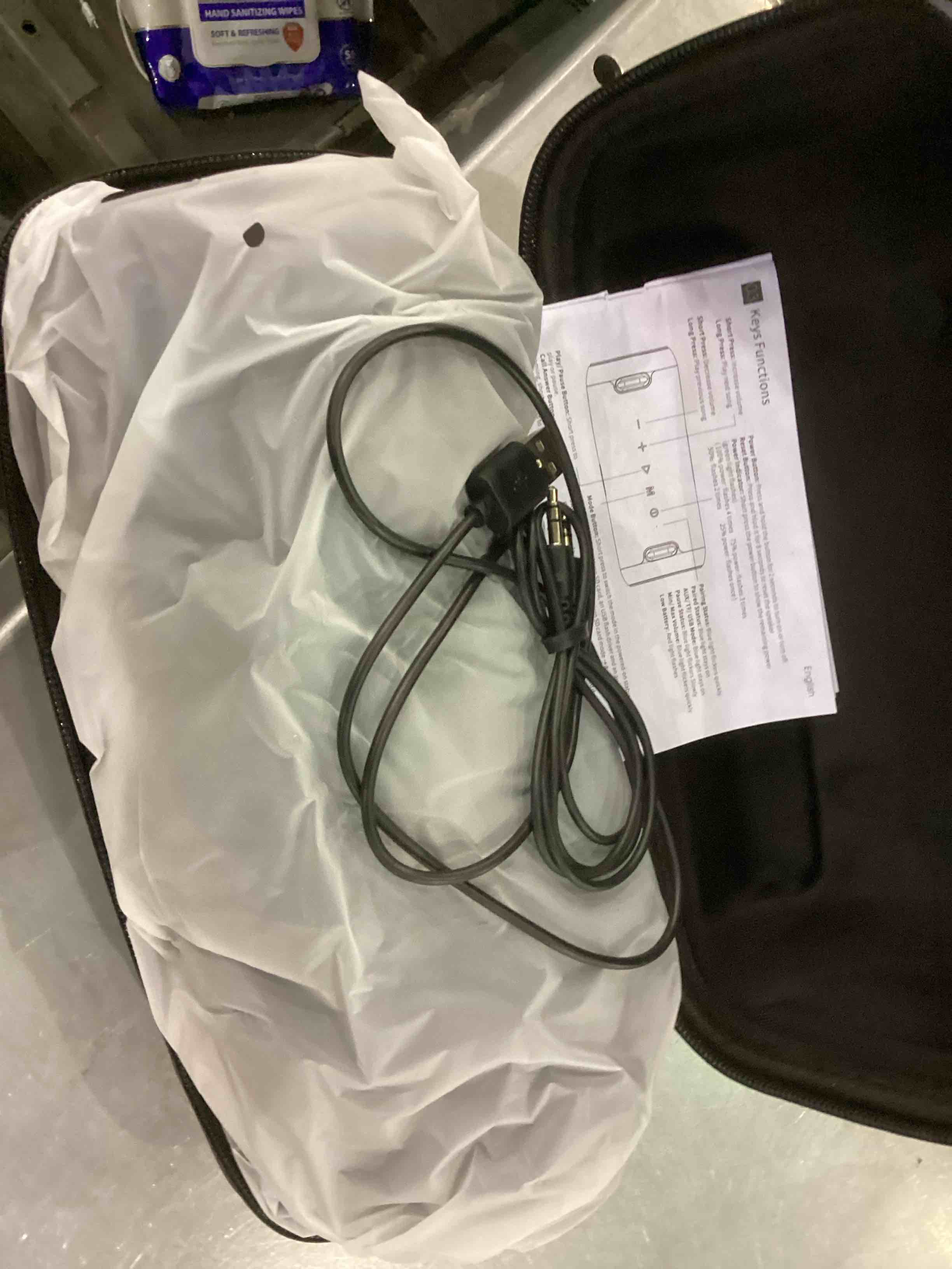 https://s3.amazonaws.com/lotting-images-prod/bidfta/EXS00545756_1698148881642.jpeg
