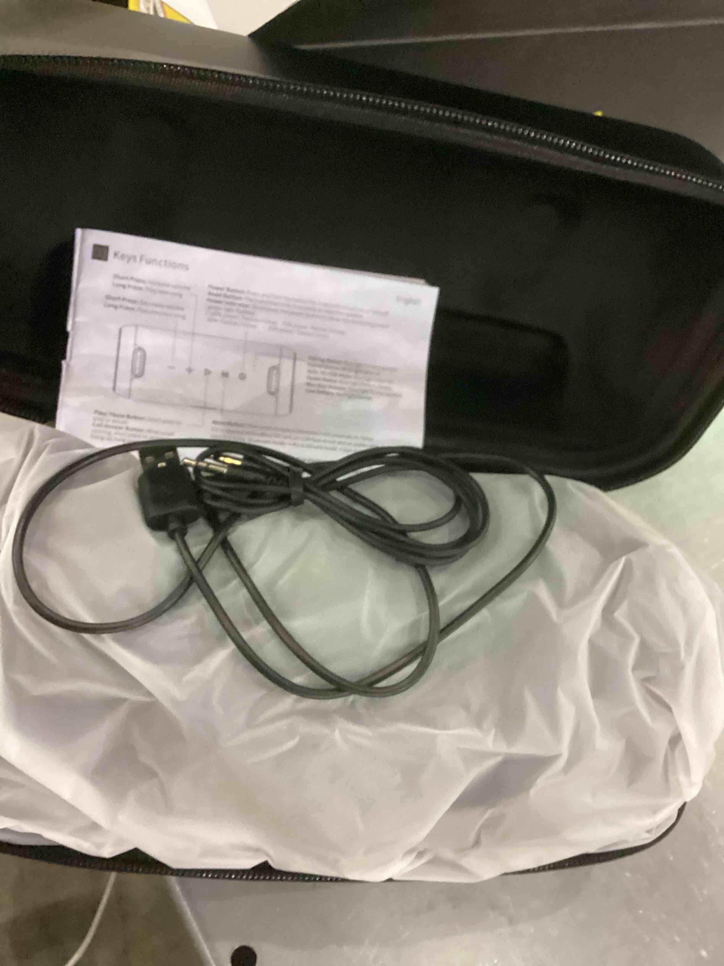 https://s3.amazonaws.com/lotting-images-prod/bidfta/EXS00545756_1698148893890.jpeg