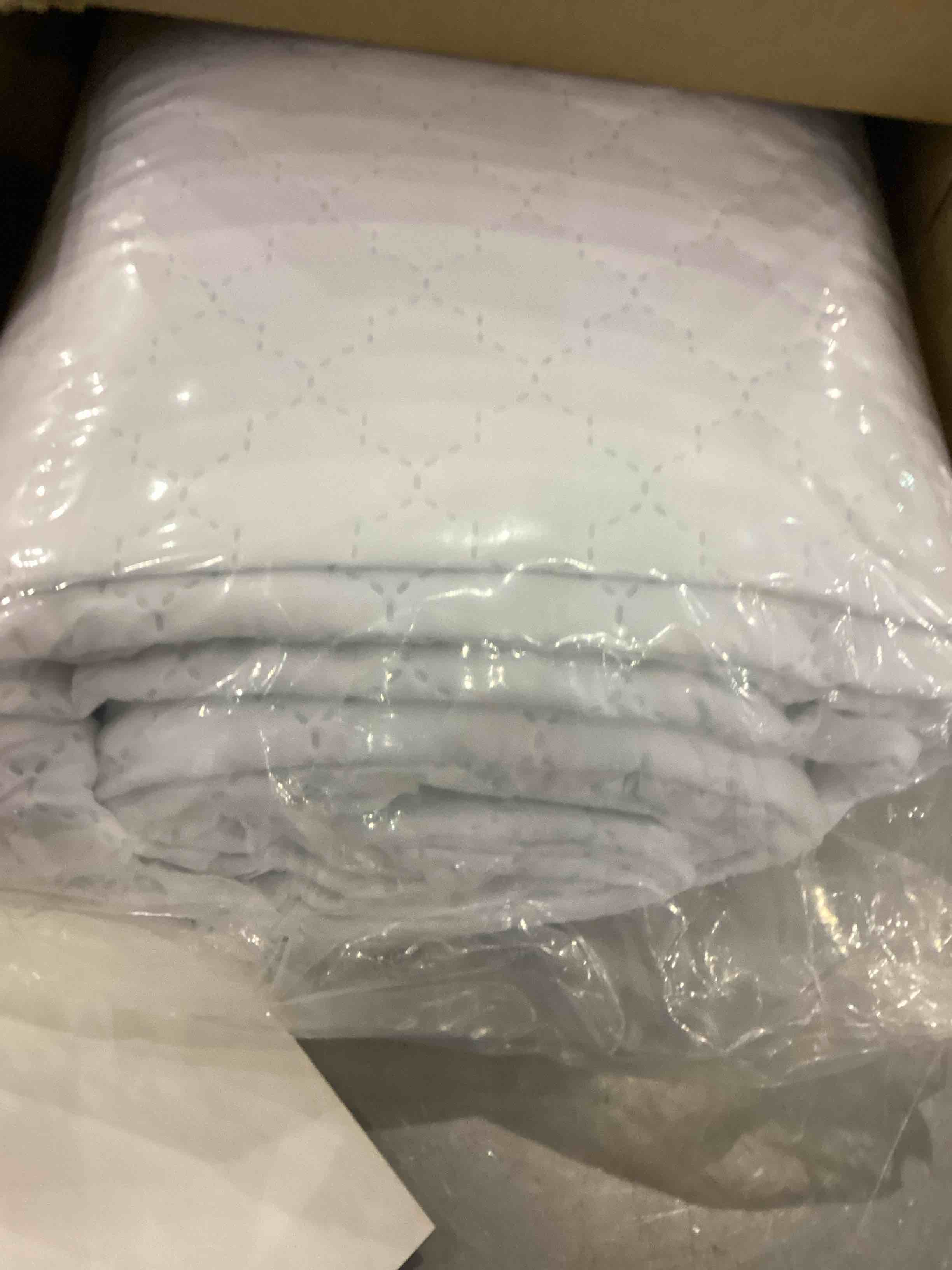 https://s3.amazonaws.com/lotting-images-prod/bidfta/EXS00545940_1698673918875.jpeg