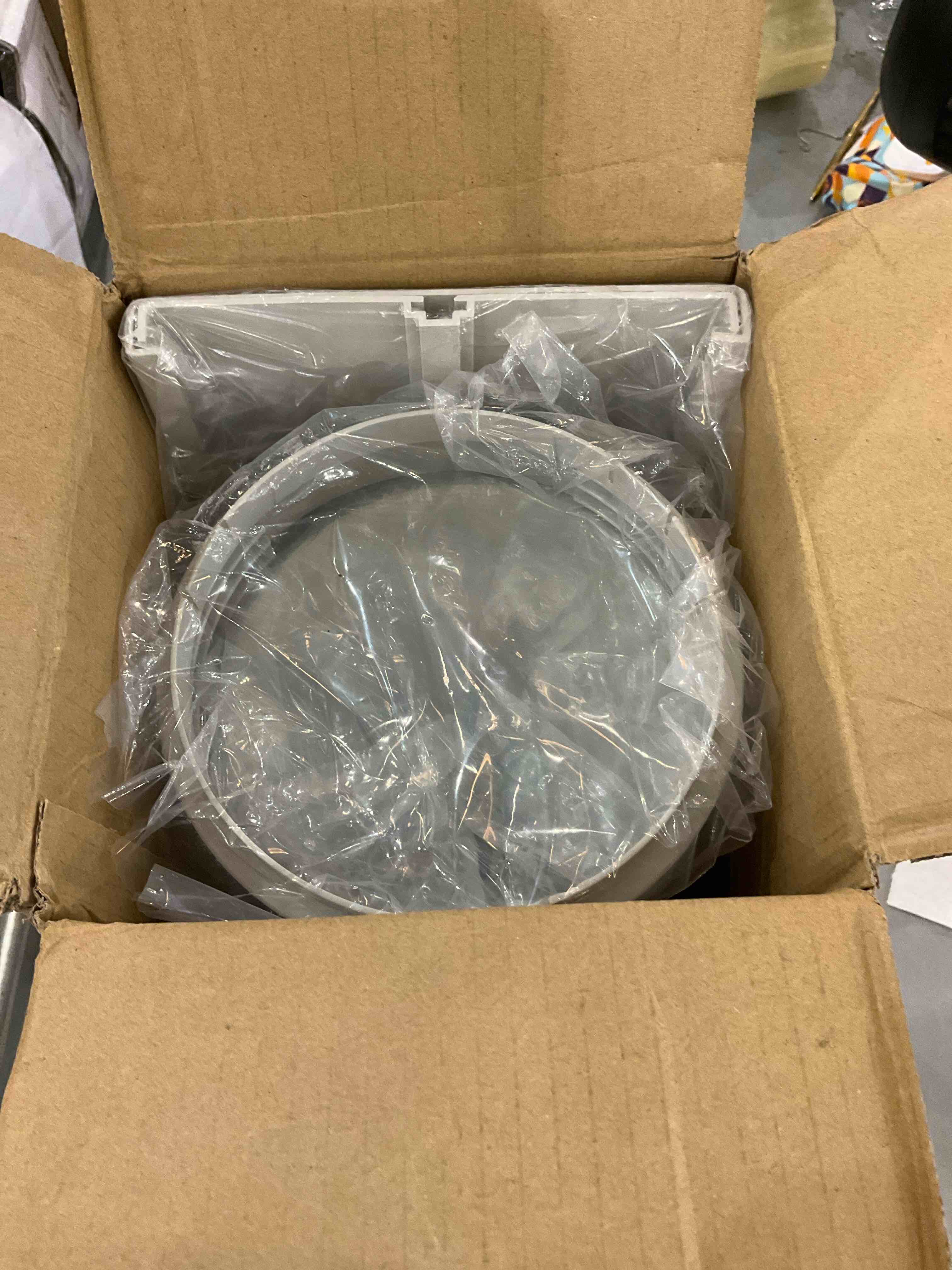 https://s3.amazonaws.com/lotting-images-prod/bidfta/EXS00546570_1695663317588.jpeg