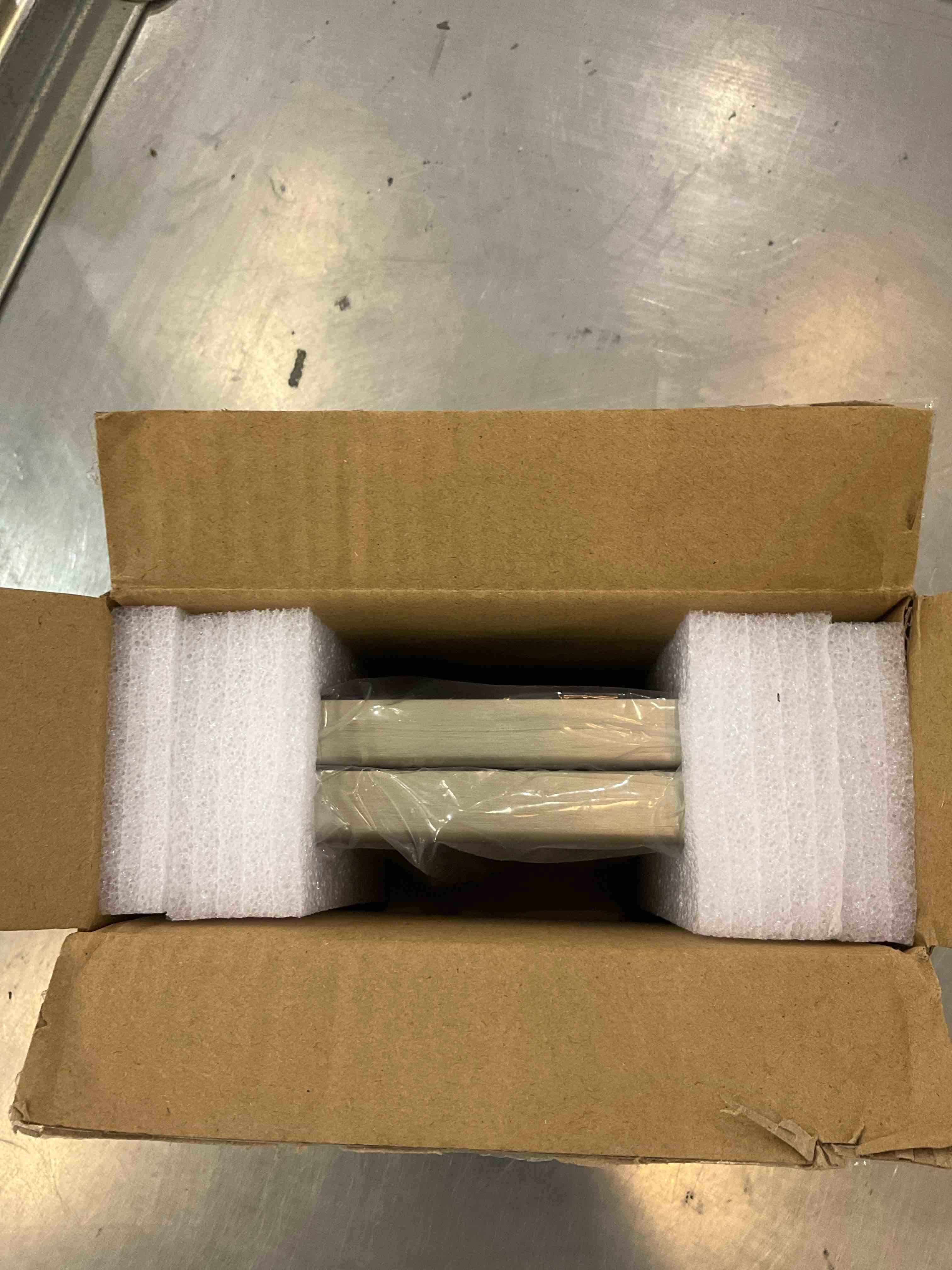 https://s3.amazonaws.com/lotting-images-prod/bidfta/EXS00546596_1695666662801.jpeg