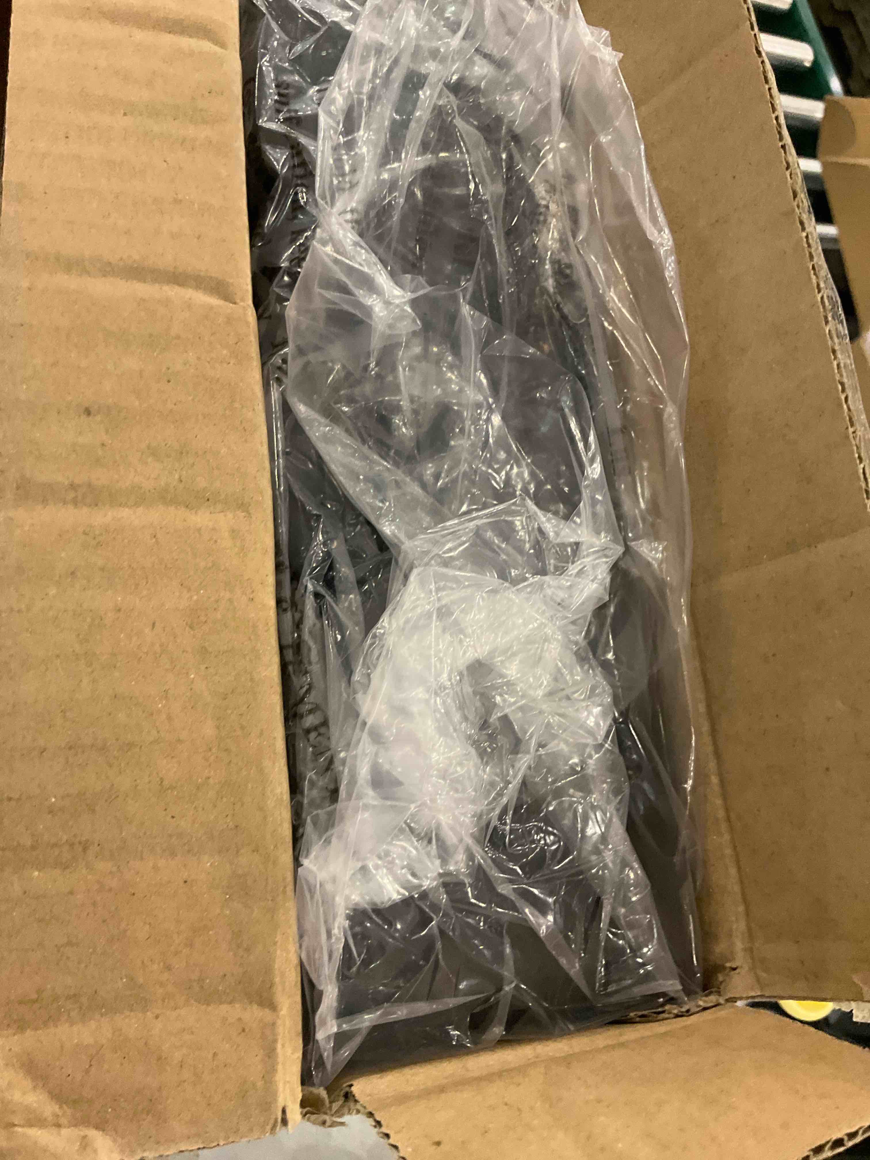 https://s3.amazonaws.com/lotting-images-prod/bidfta/EXS00547509_1695735318590.jpeg