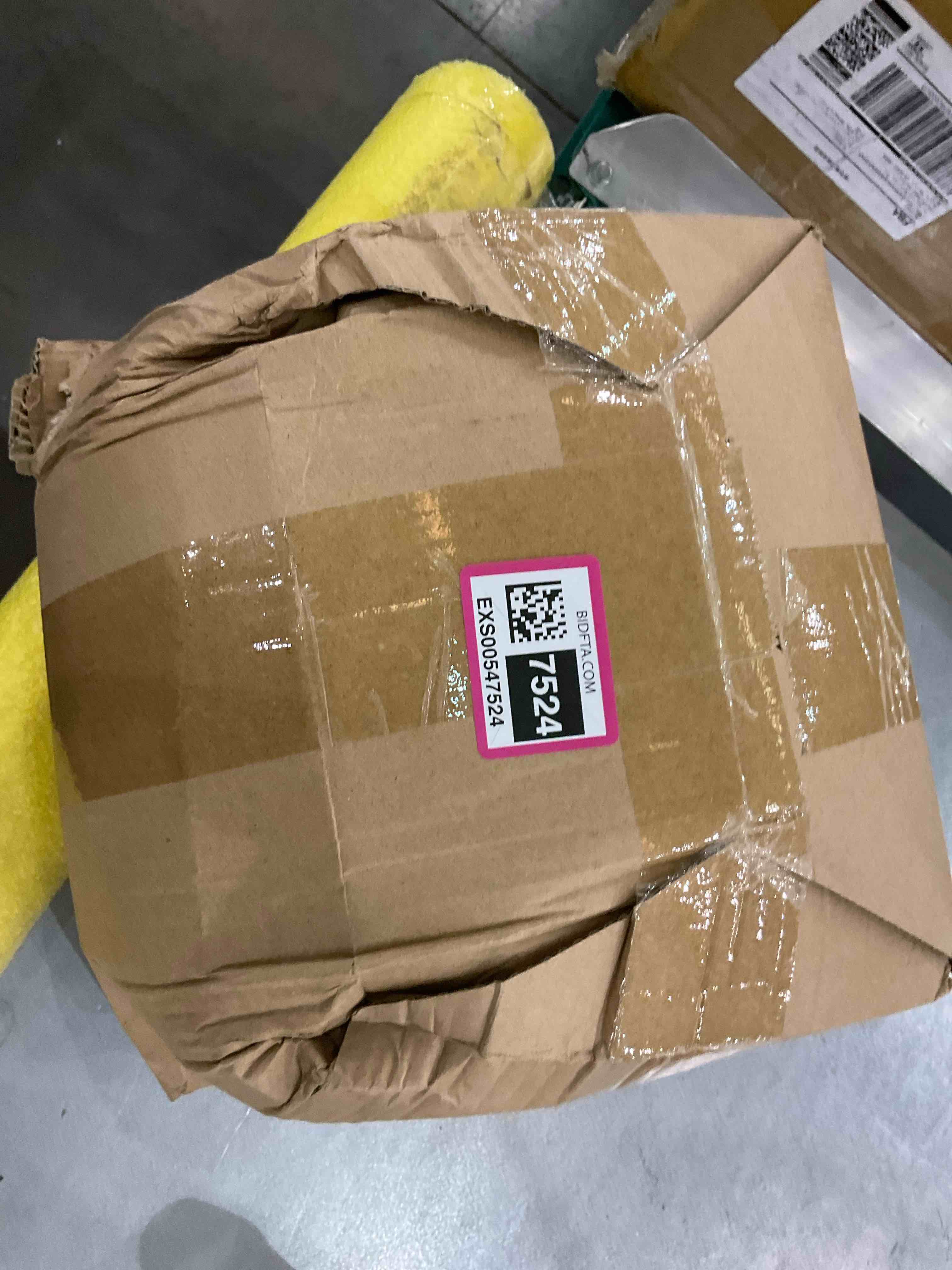 https://s3.amazonaws.com/lotting-images-prod/bidfta/EXS00547524_1695736856987.jpeg