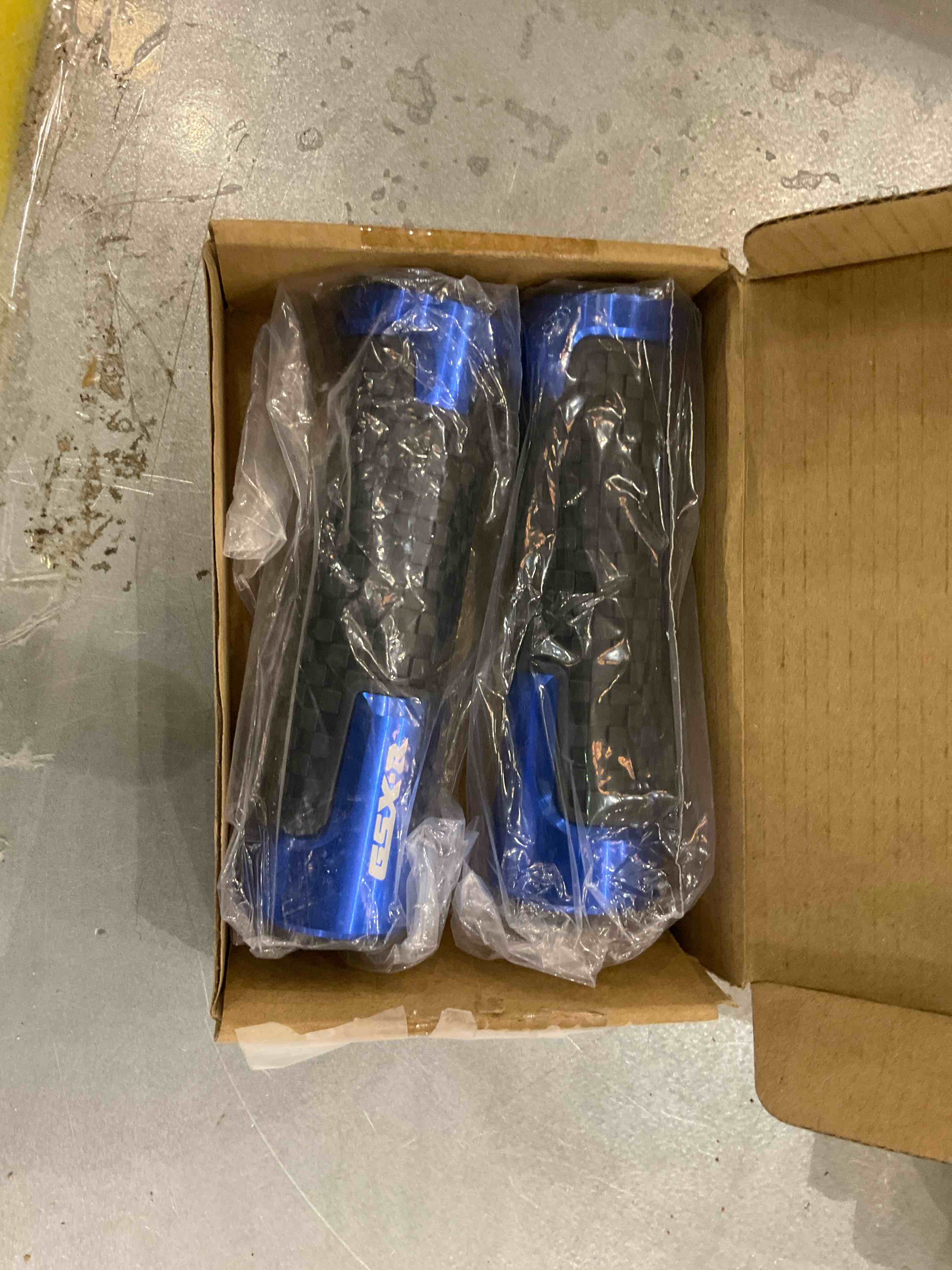 https://s3.amazonaws.com/lotting-images-prod/bidfta/EXS00547564_1695742353093.jpeg