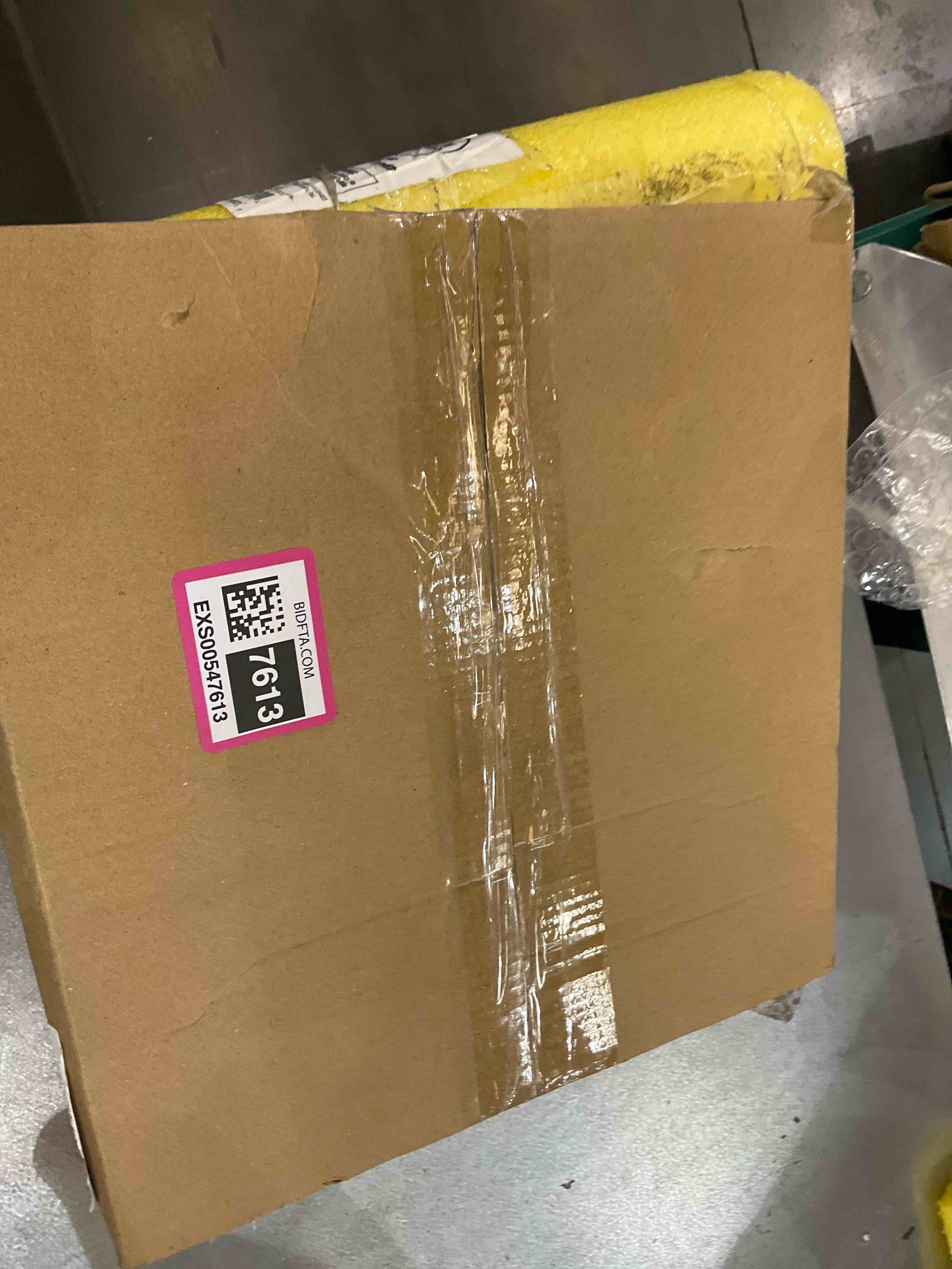 https://s3.amazonaws.com/lotting-images-prod/bidfta/EXS00547613_1695750697279.jpeg