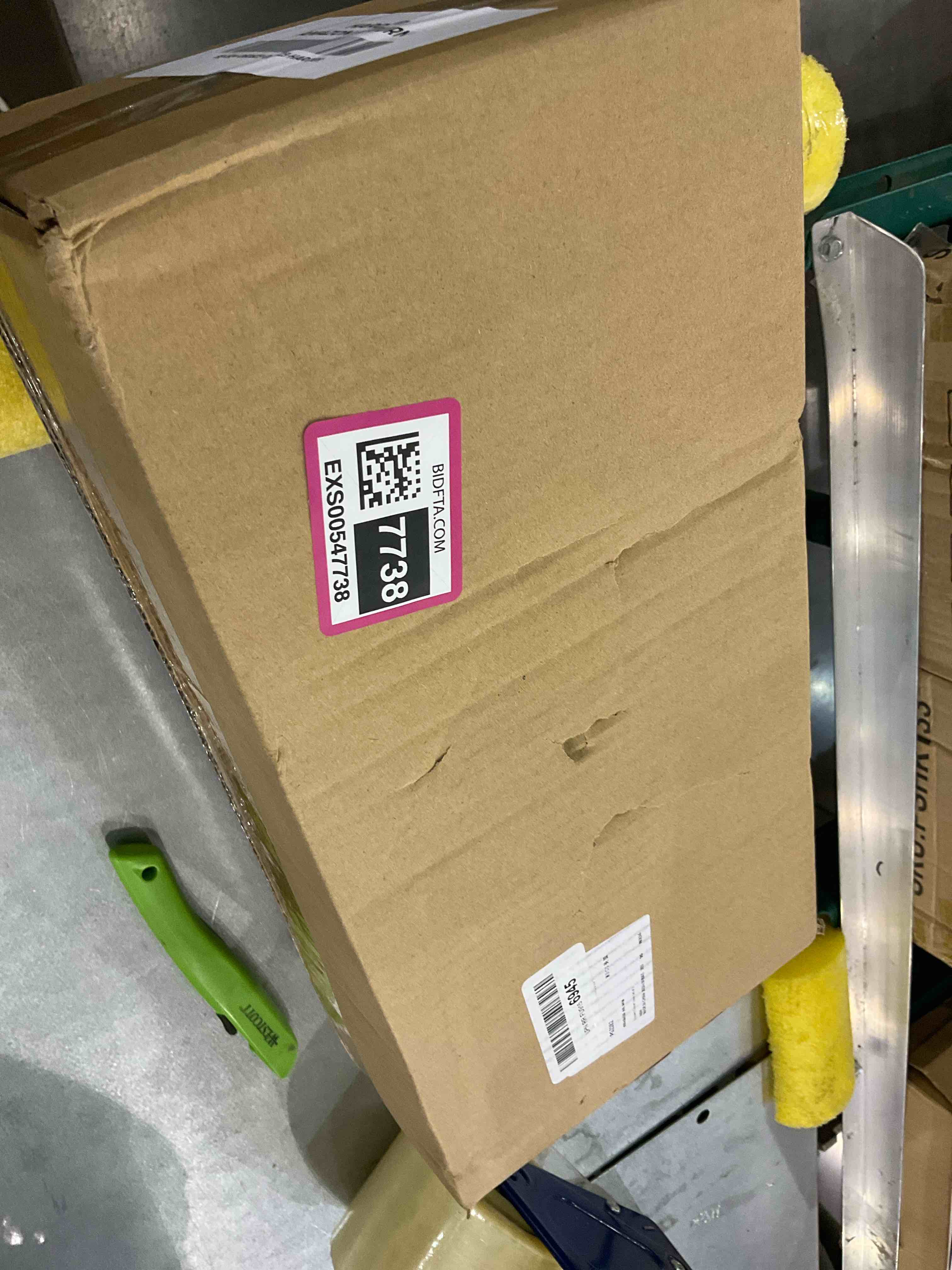 https://s3.amazonaws.com/lotting-images-prod/bidfta/EXS00547738_1695826357243.jpeg