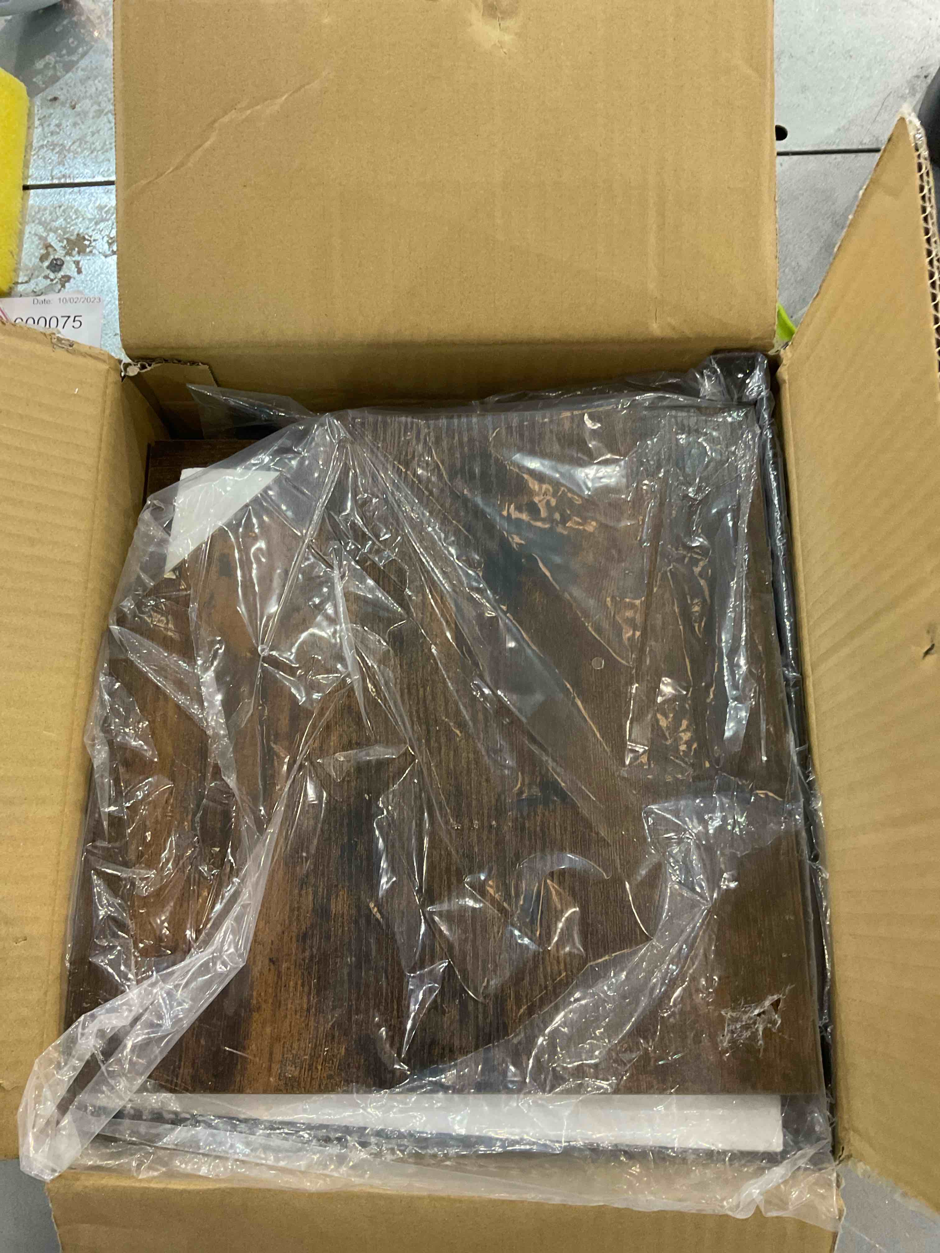 https://s3.amazonaws.com/lotting-images-prod/bidfta/EXS00549369_1696277306971.jpeg