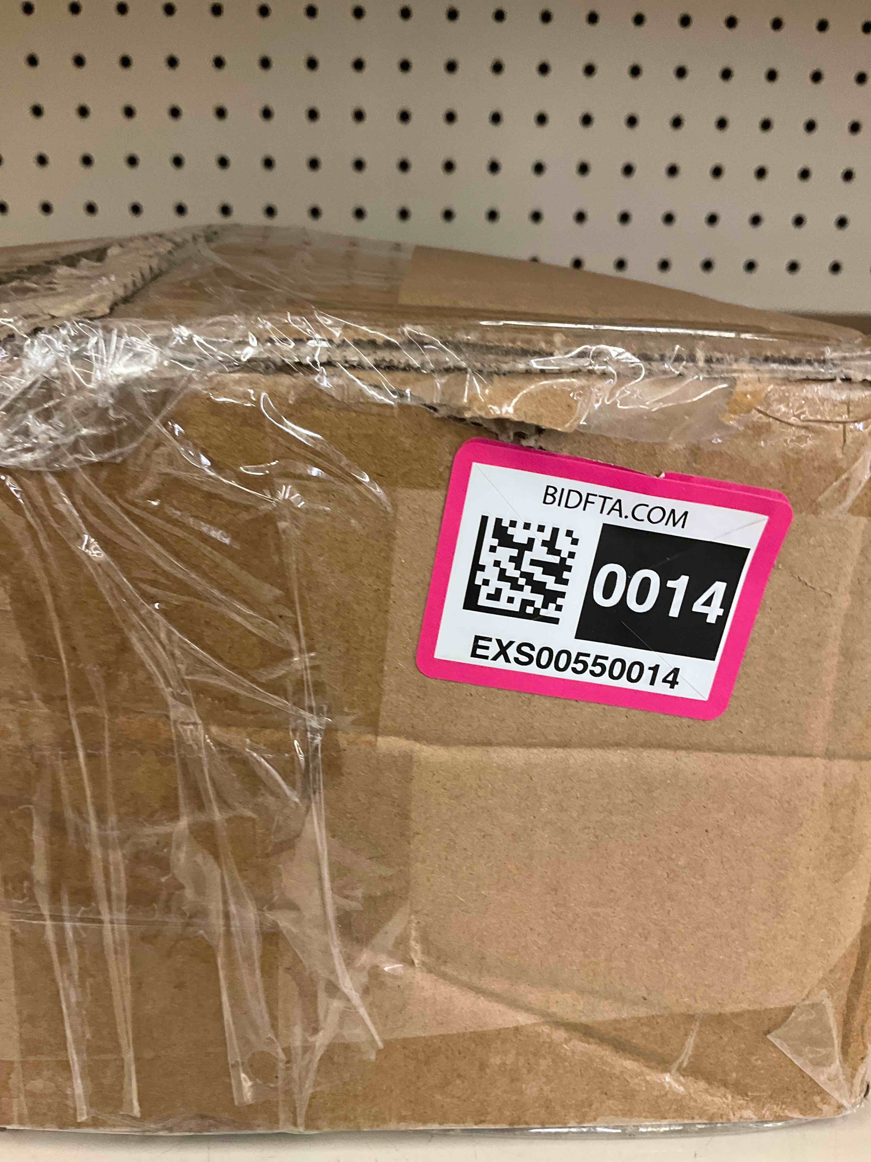 https://s3.amazonaws.com/lotting-images-prod/bidfta/EXS00550014_1694790017899.jpeg