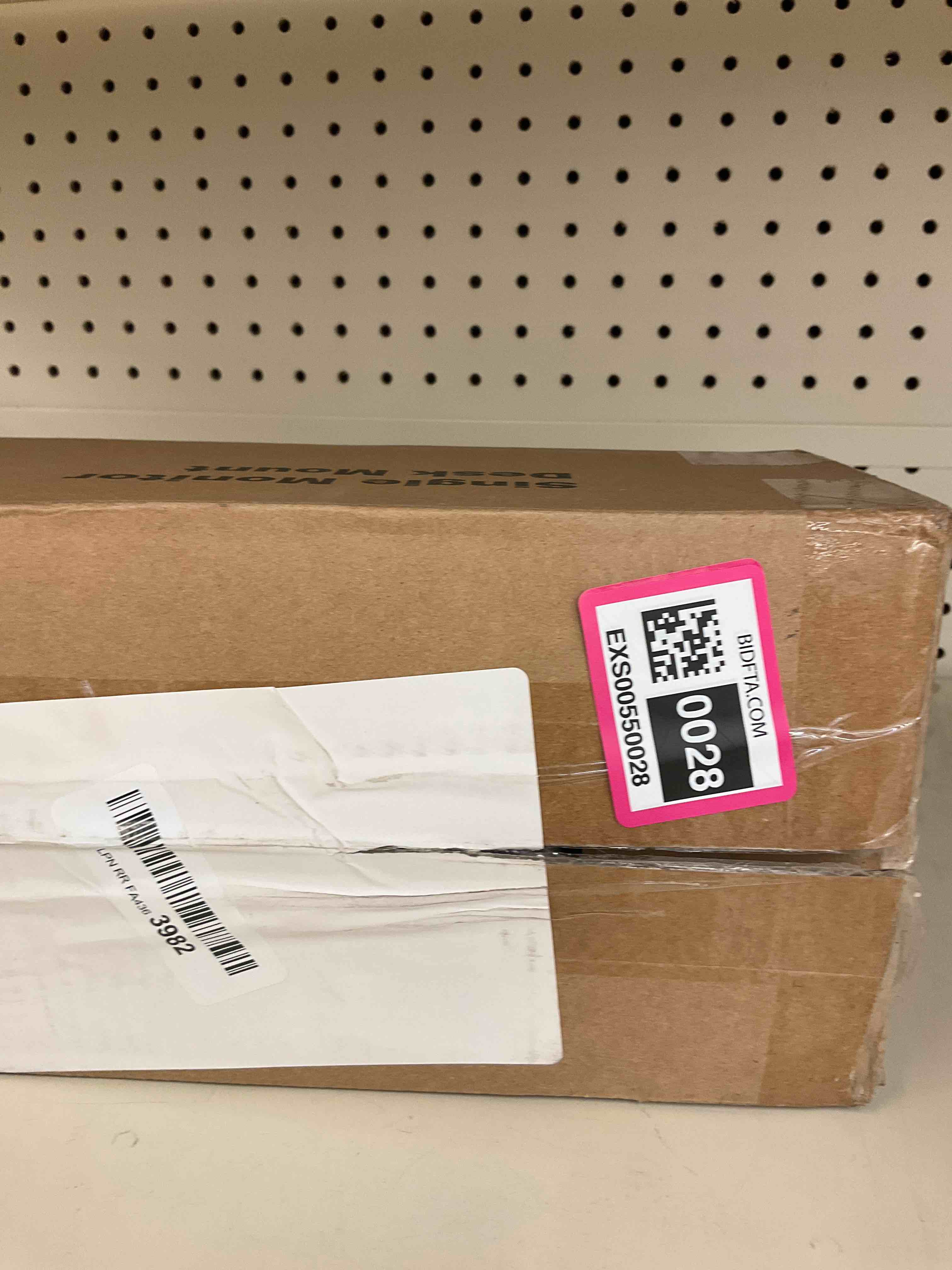 https://s3.amazonaws.com/lotting-images-prod/bidfta/EXS00550028_1694790849354.jpeg