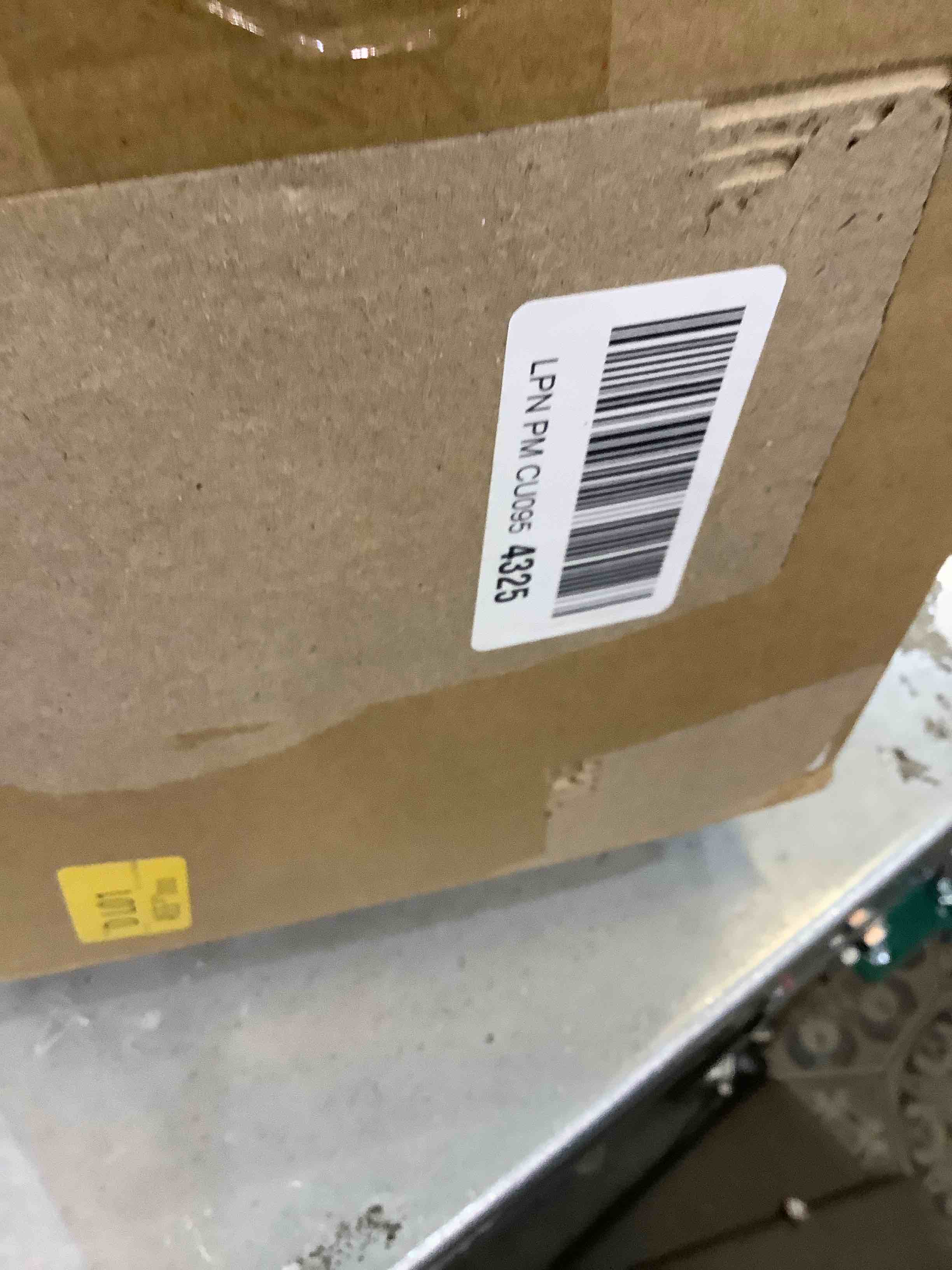 https://s3.amazonaws.com/lotting-images-prod/bidfta/EXS00552162_1693588473897.jpeg