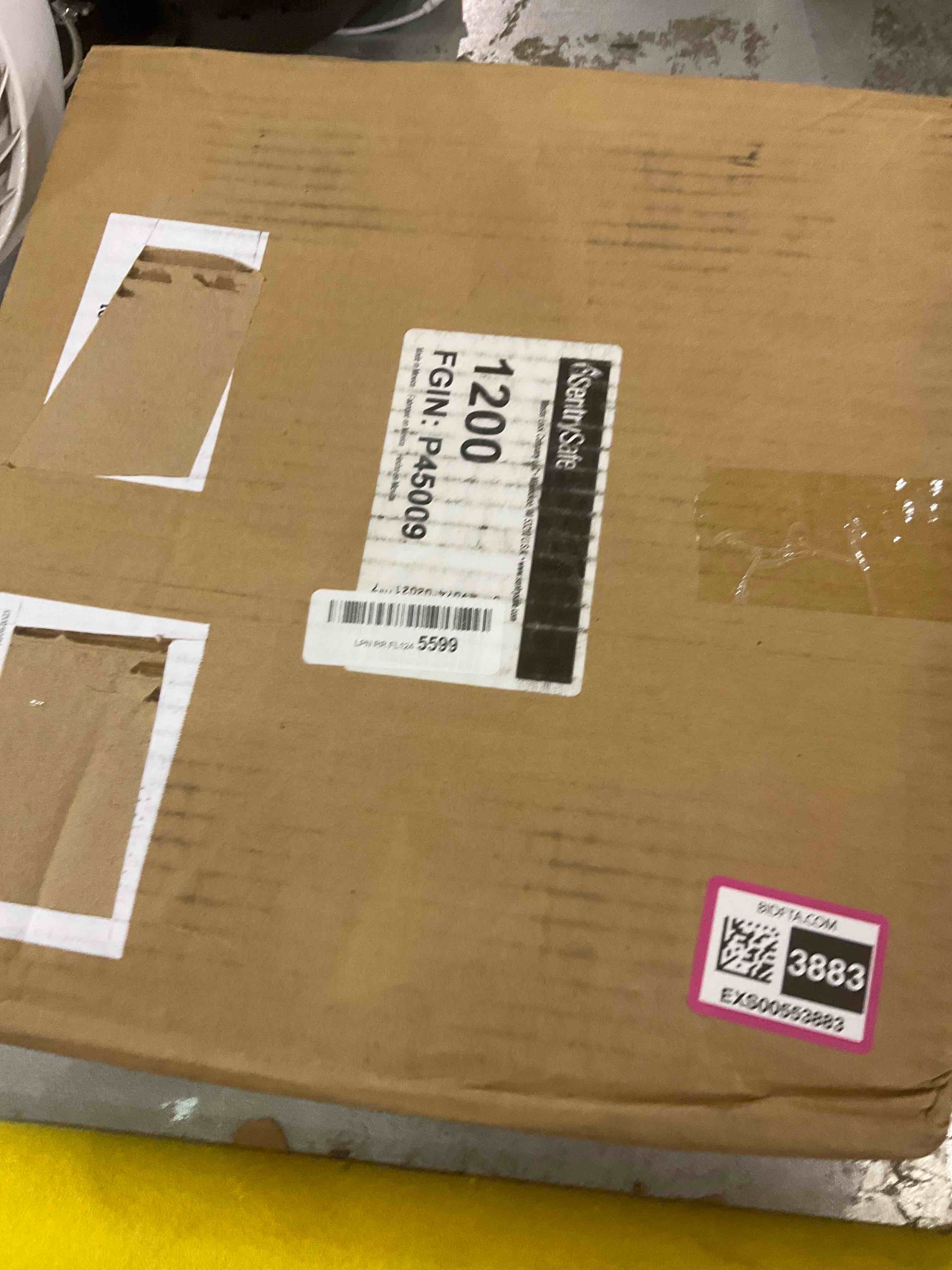 https://s3.amazonaws.com/lotting-images-prod/bidfta/EXS00553883_1694094431114.jpeg
