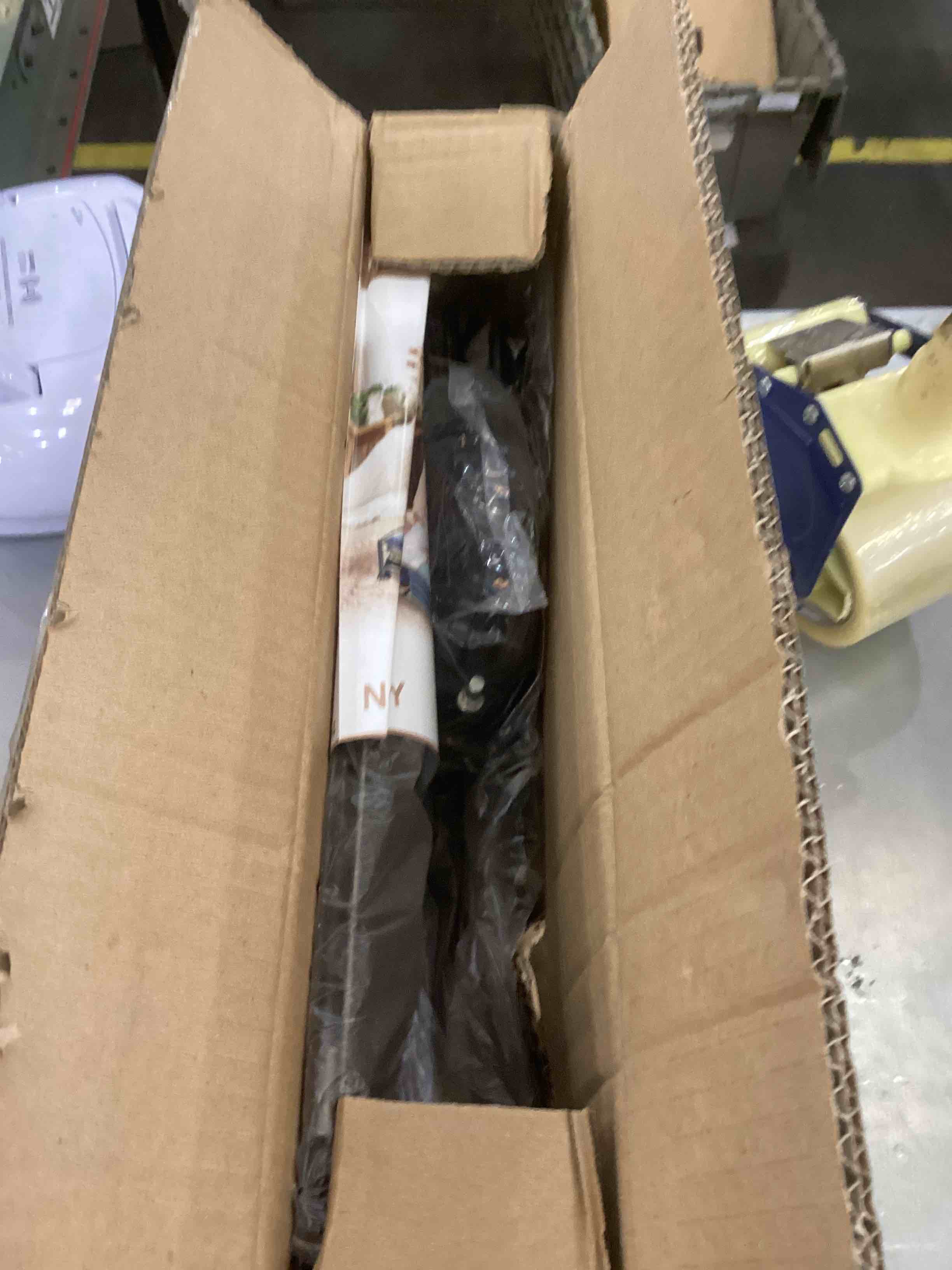 https://s3.amazonaws.com/lotting-images-prod/bidfta/EXS00554634_1693595057937.jpeg