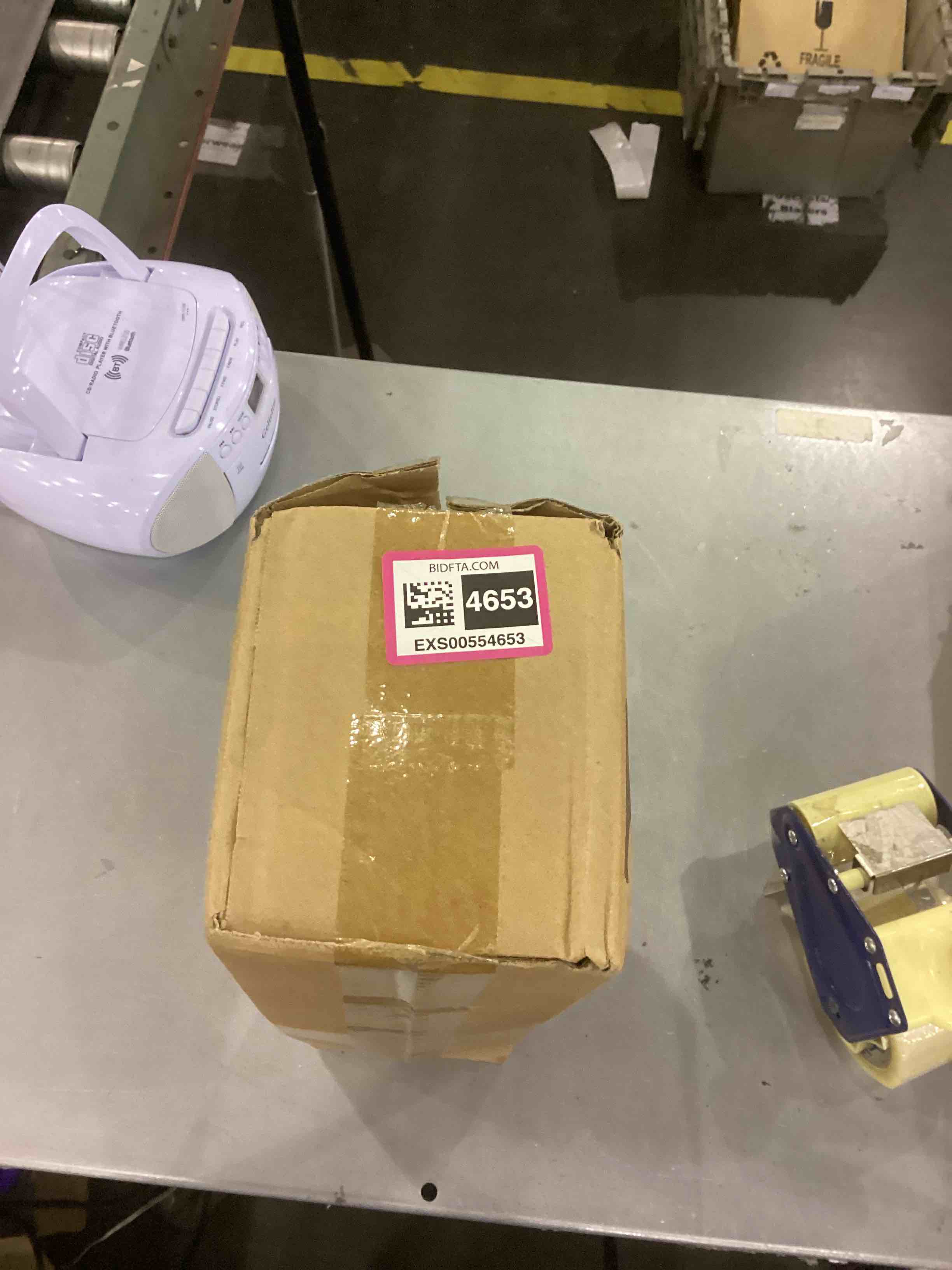 https://s3.amazonaws.com/lotting-images-prod/bidfta/EXS00554653_1693912602702.jpeg