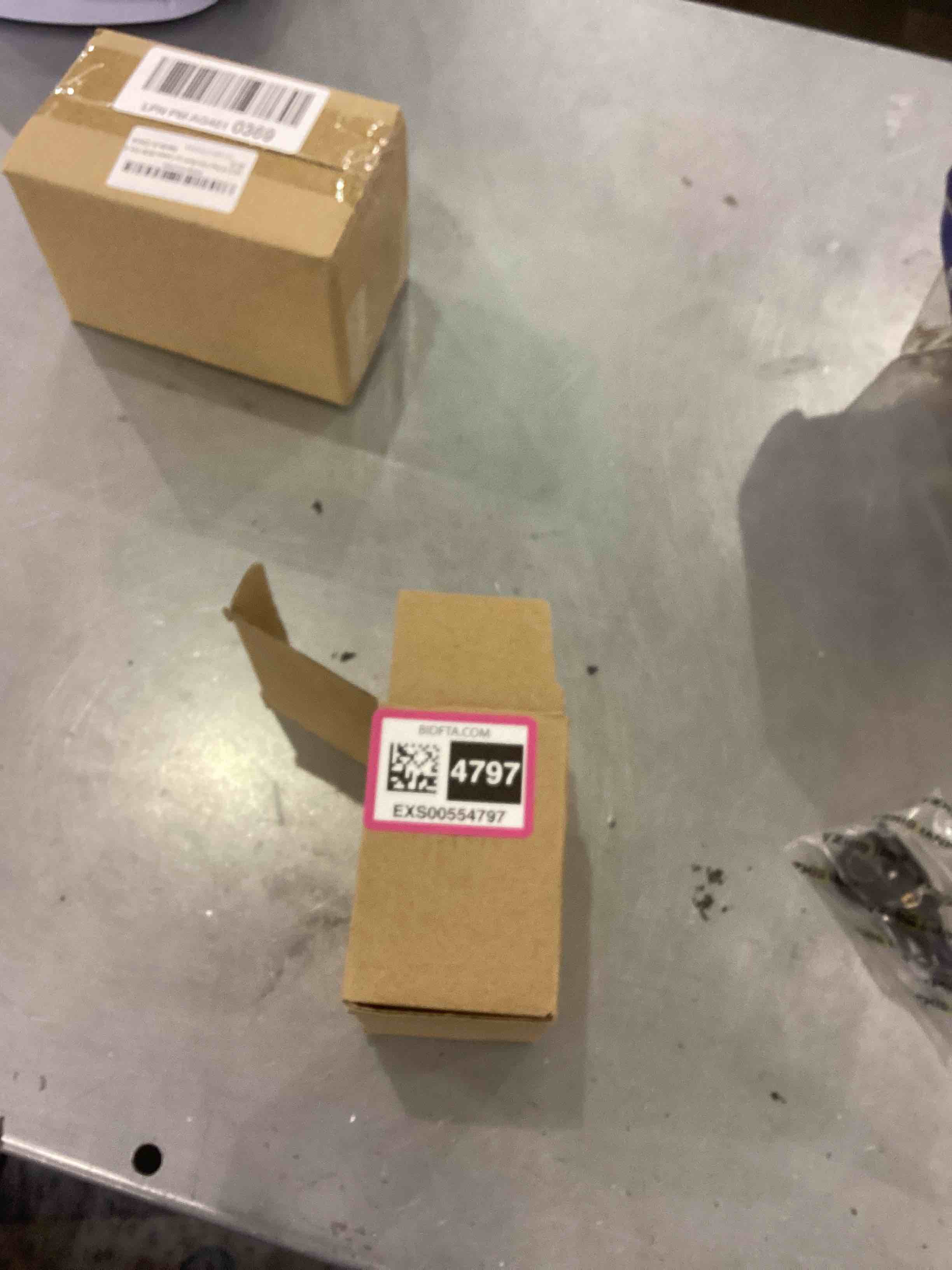 https://s3.amazonaws.com/lotting-images-prod/bidfta/EXS00554797_1693927186838.jpeg