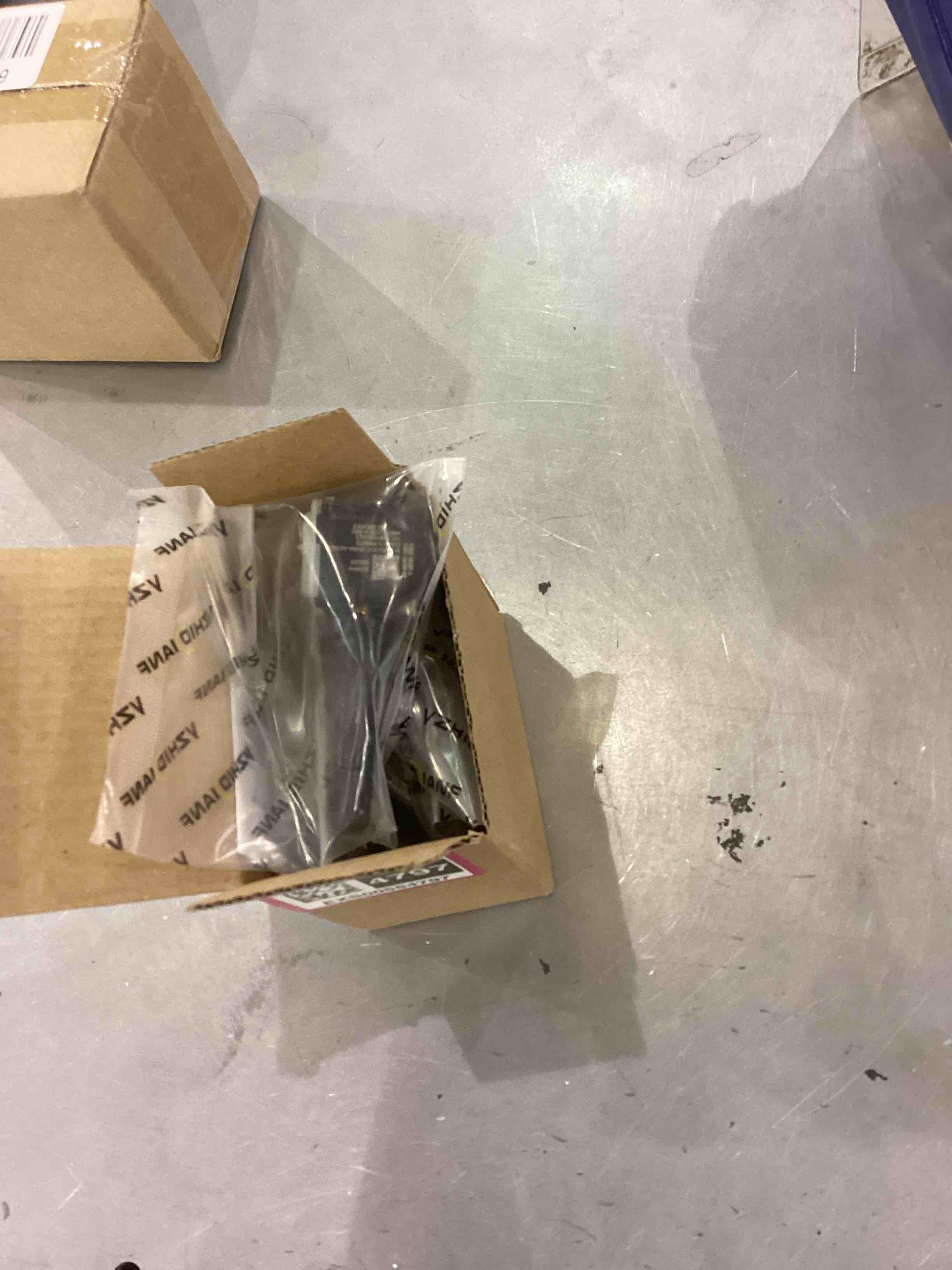 https://s3.amazonaws.com/lotting-images-prod/bidfta/EXS00554797_1693927193684.jpeg