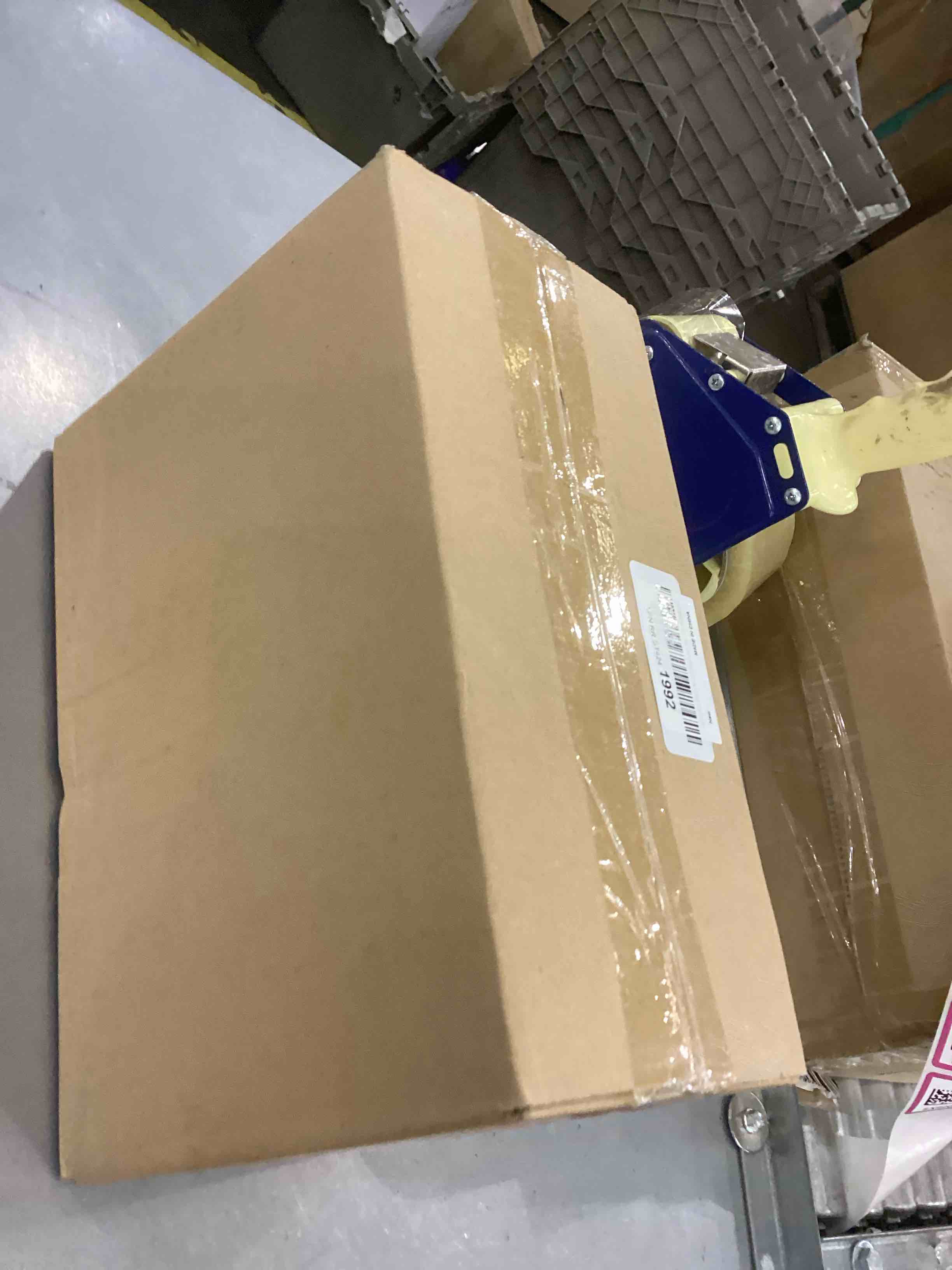 https://s3.amazonaws.com/lotting-images-prod/bidfta/EXS00554822_1693932526457.jpeg